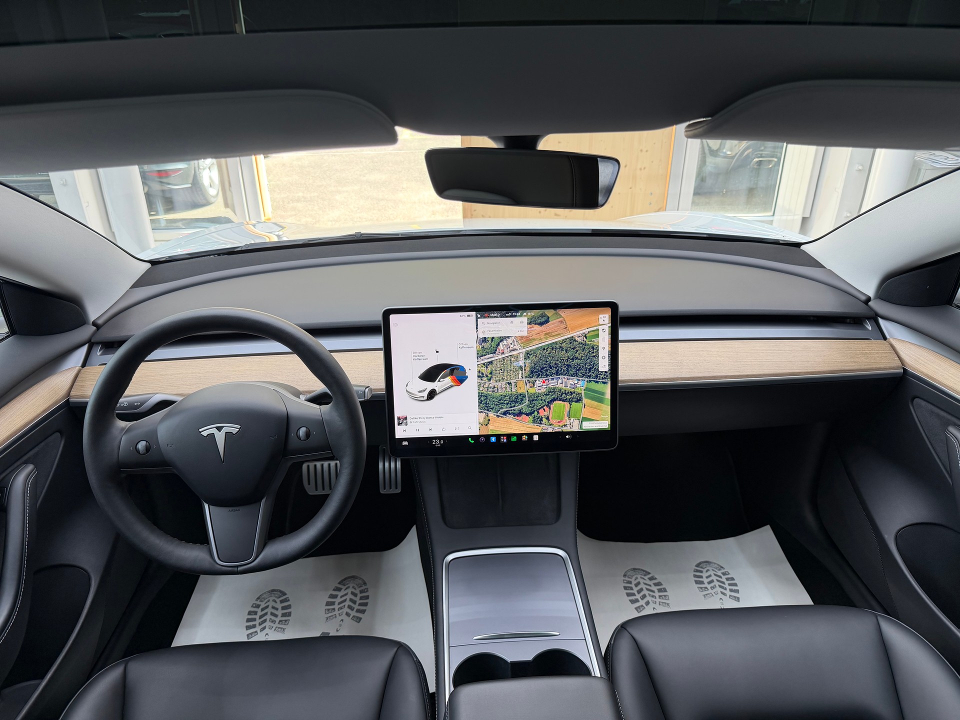 TESLA Model 3 Performance D-image-13