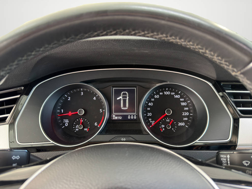 VW Passat Variant 2.0 TDI 150 Comfortline D-image-10