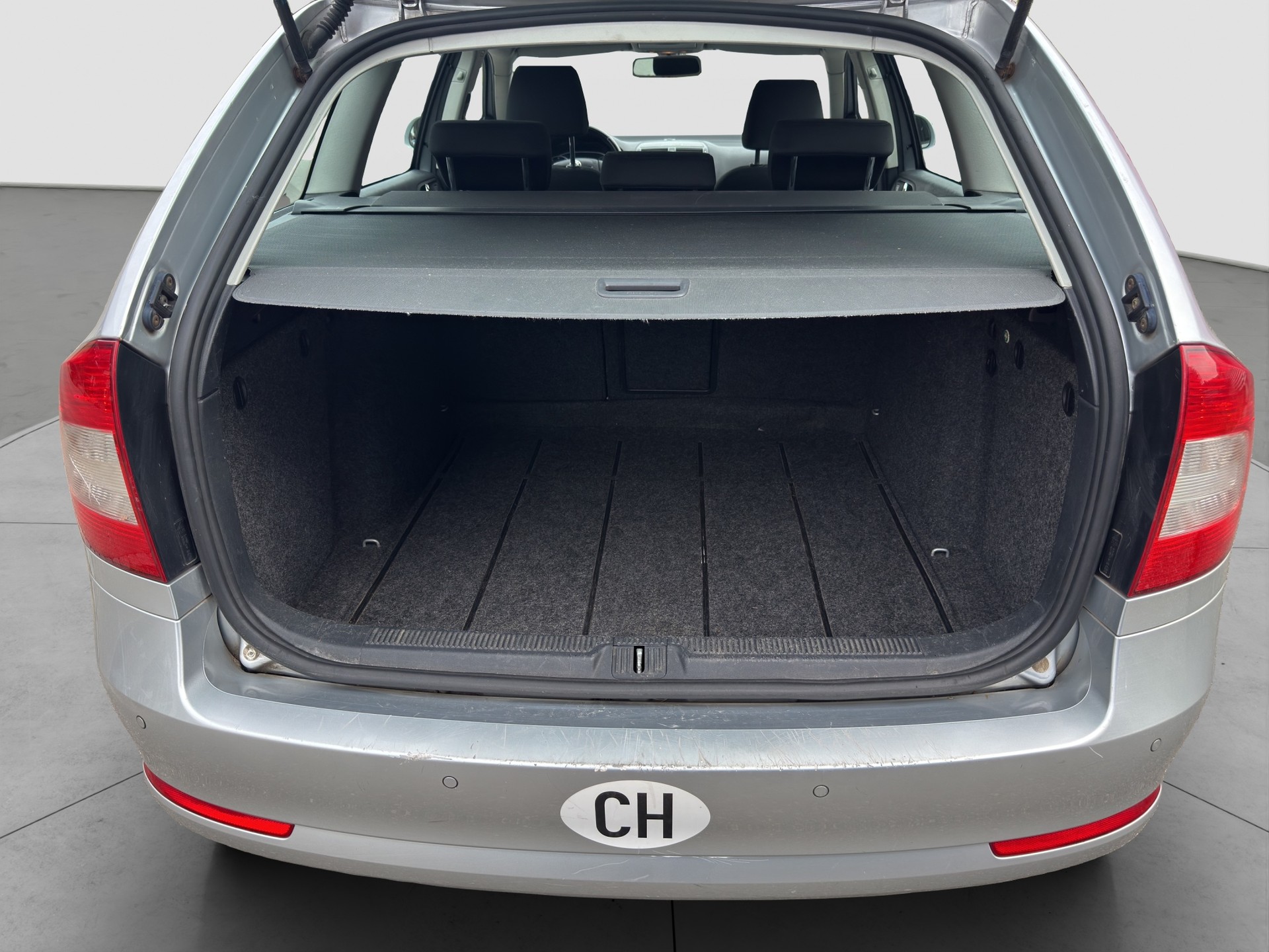 SKODA OCTAVIA-image-10