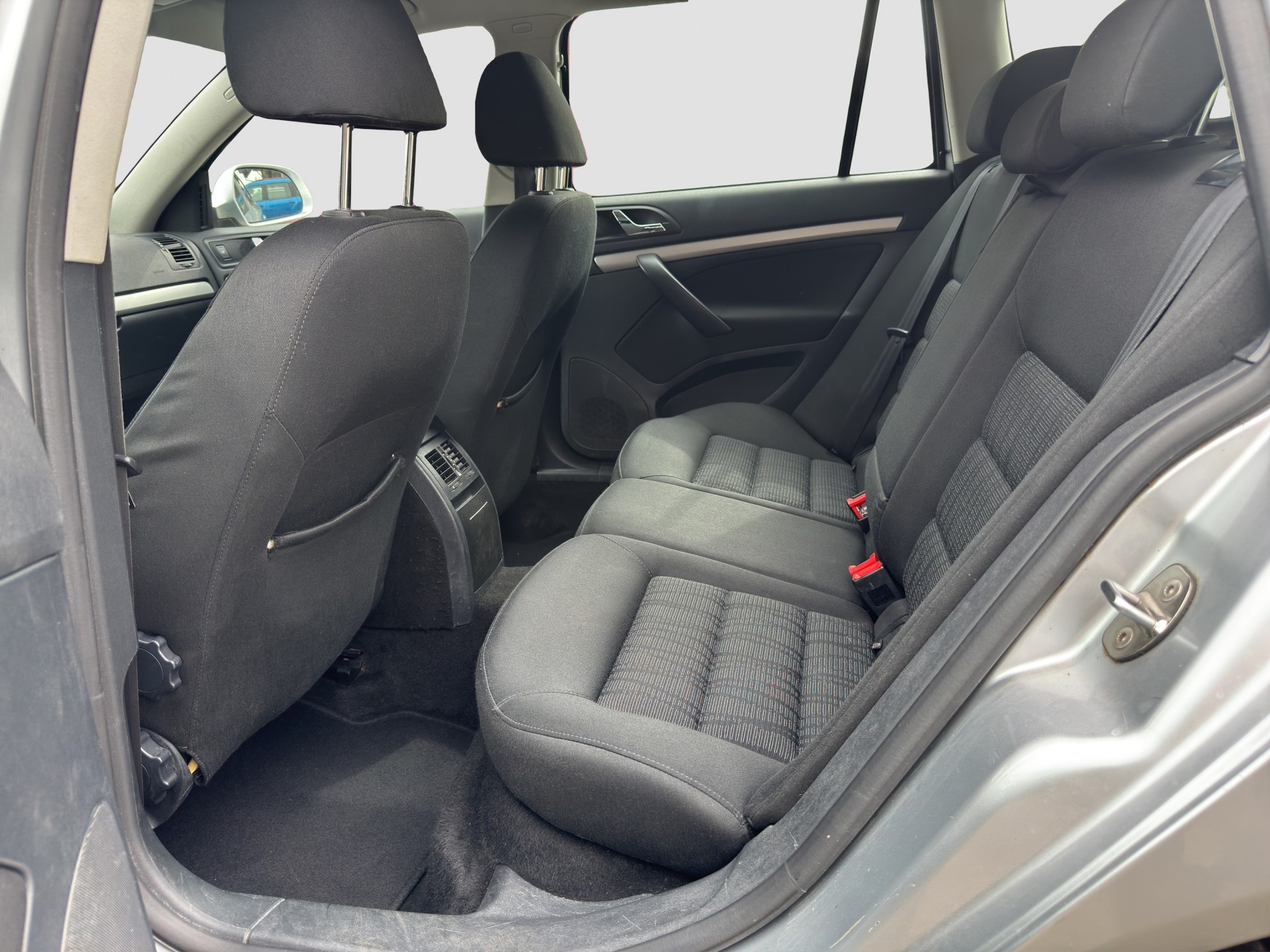 SKODA OCTAVIA-image-11
