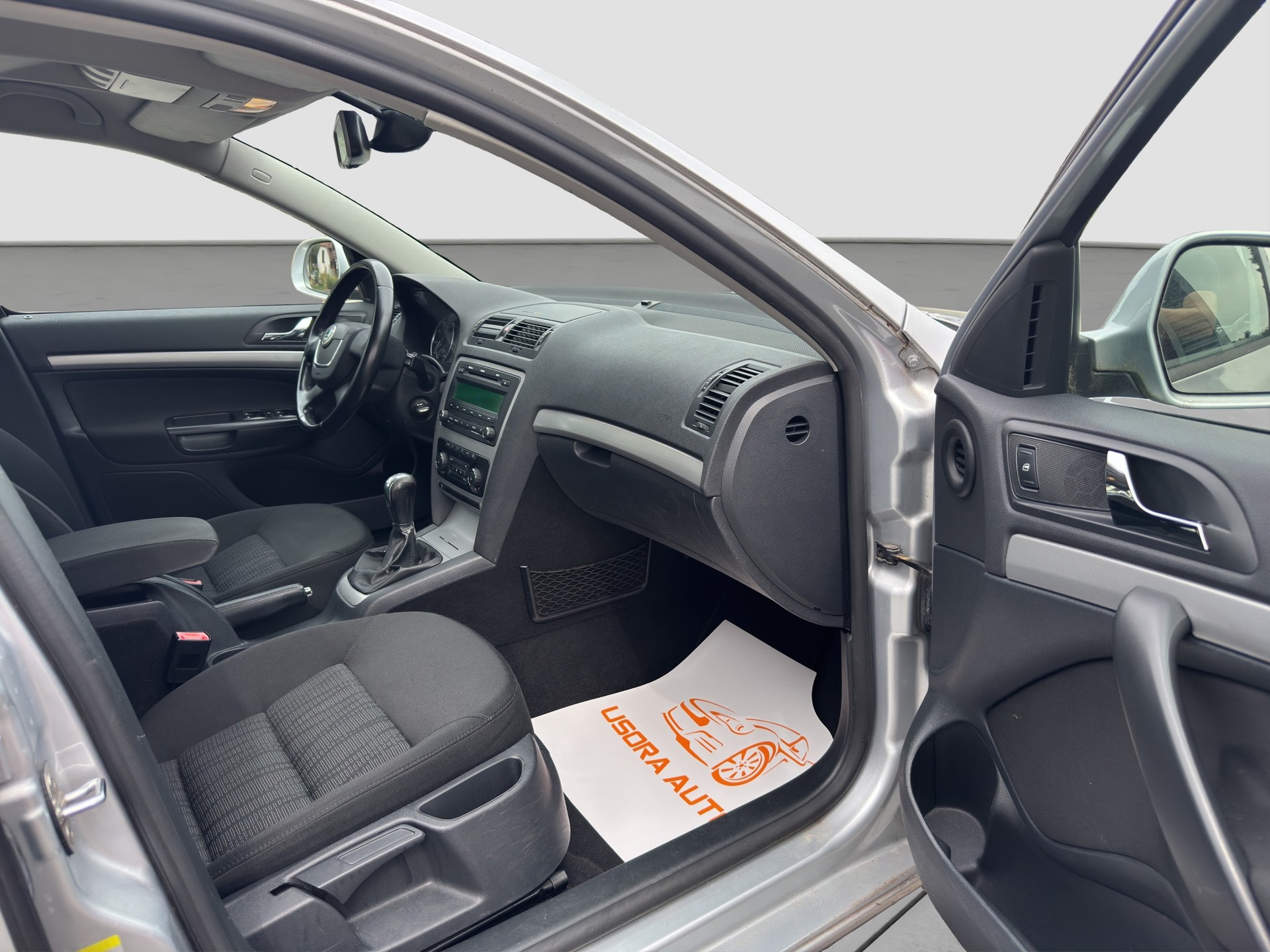 SKODA OCTAVIA-image-9