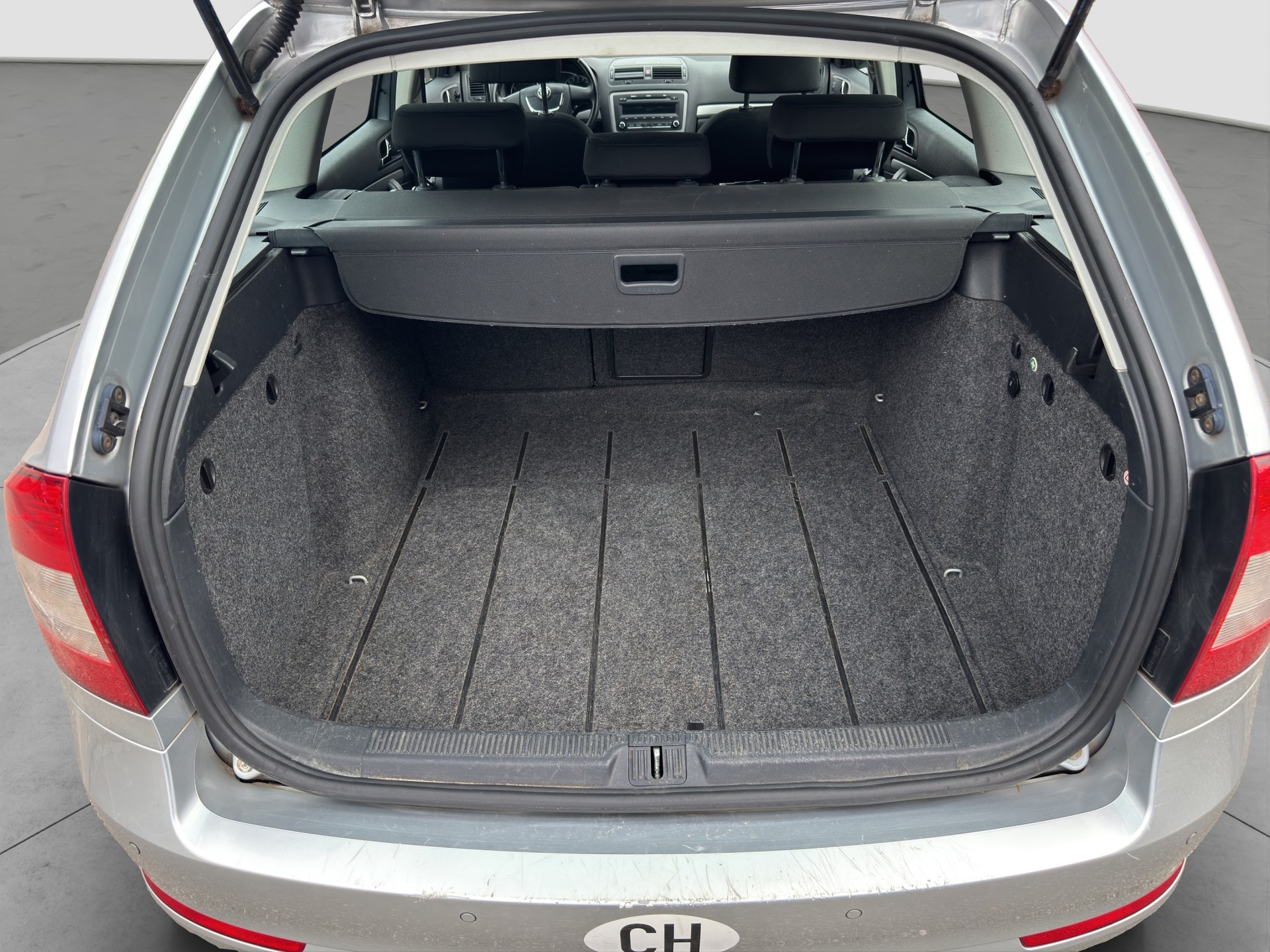 SKODA OCTAVIA-image-7