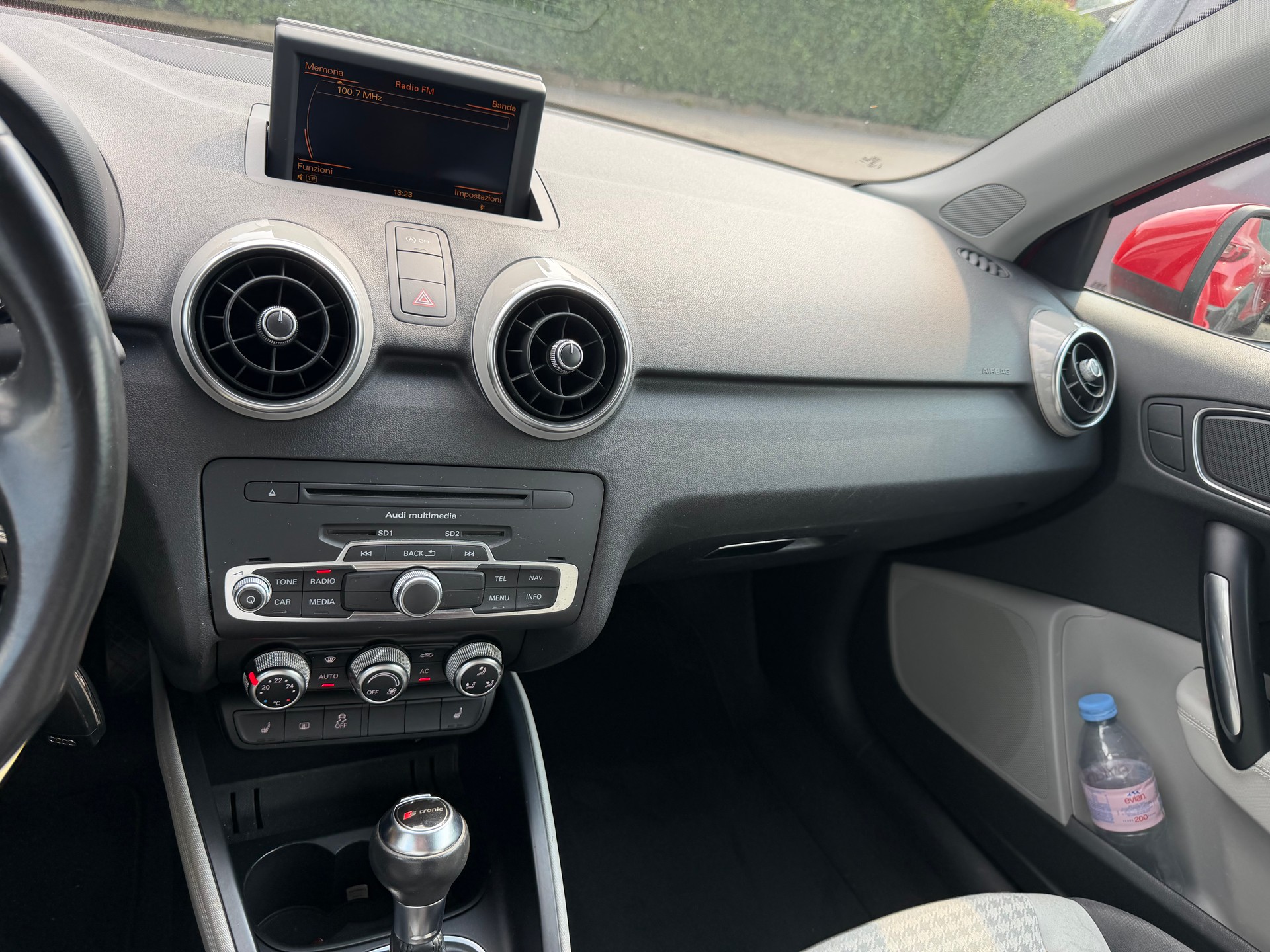 AUDI A1 1.4 TFSI Ambition S-tronic-image-11