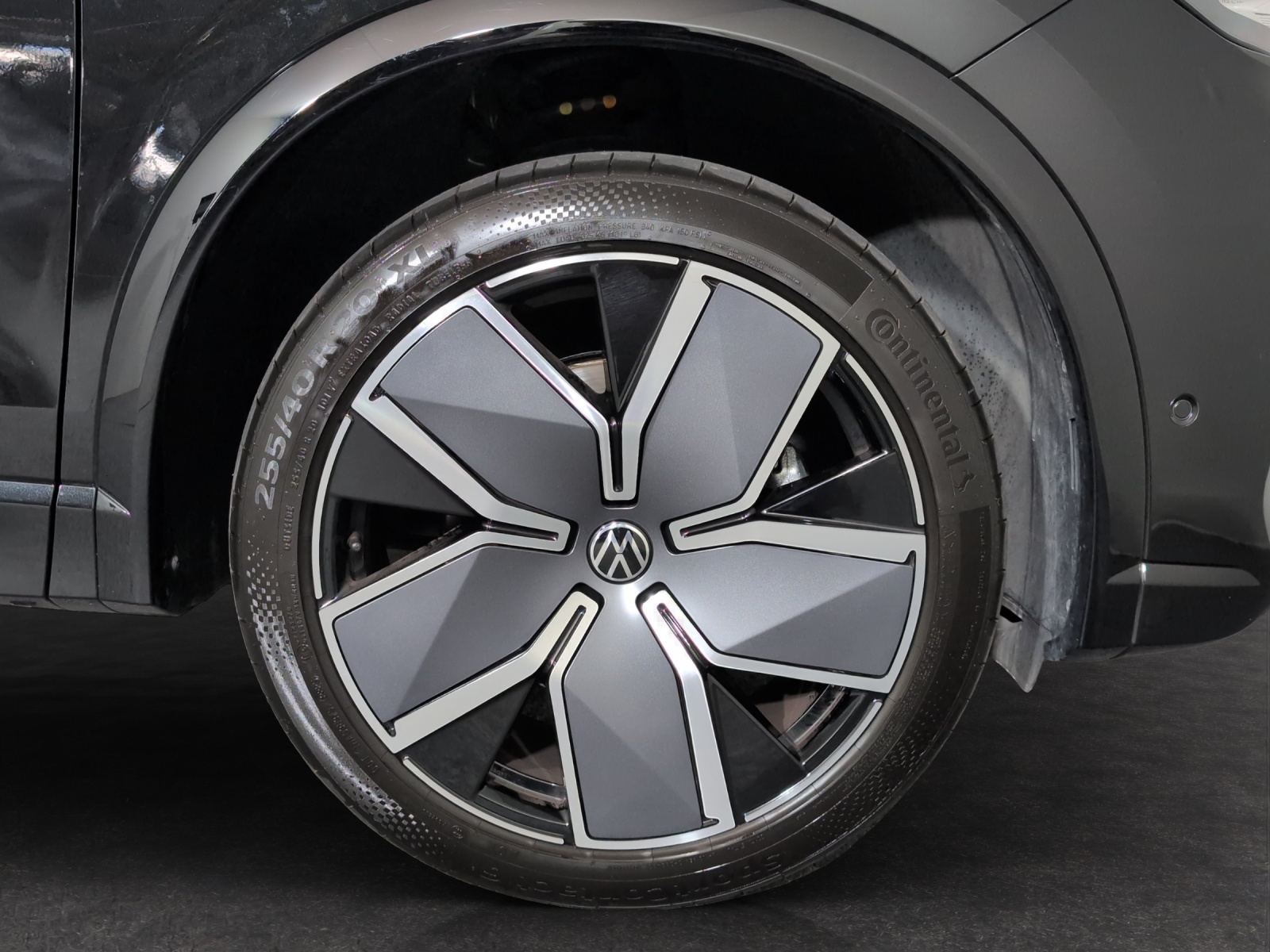 VW Tiguan 2.0 TSI DSG R-Line 4Motion-image-4
