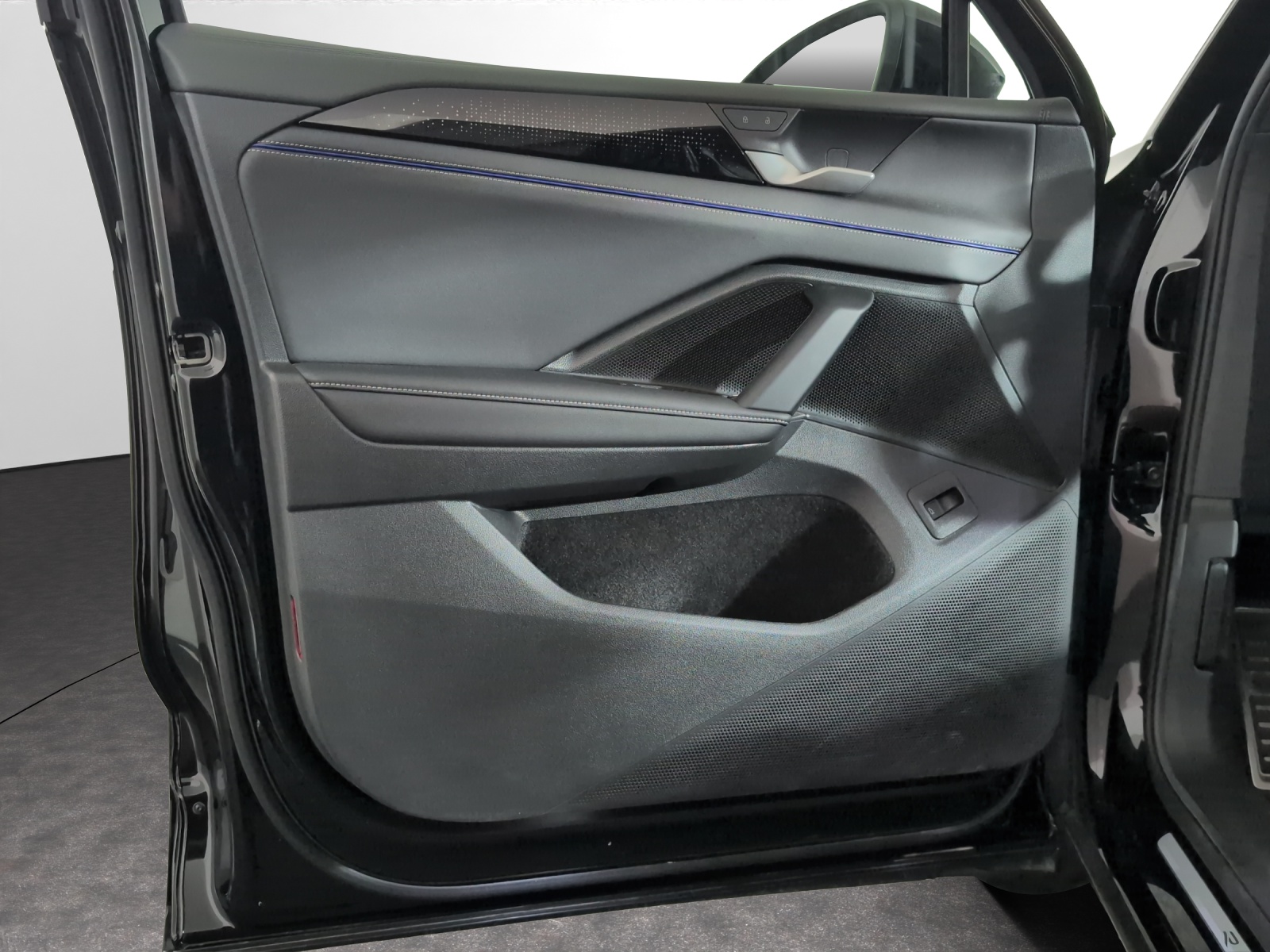 VW Tiguan 2.0 TSI DSG R-Line 4Motion-image-14