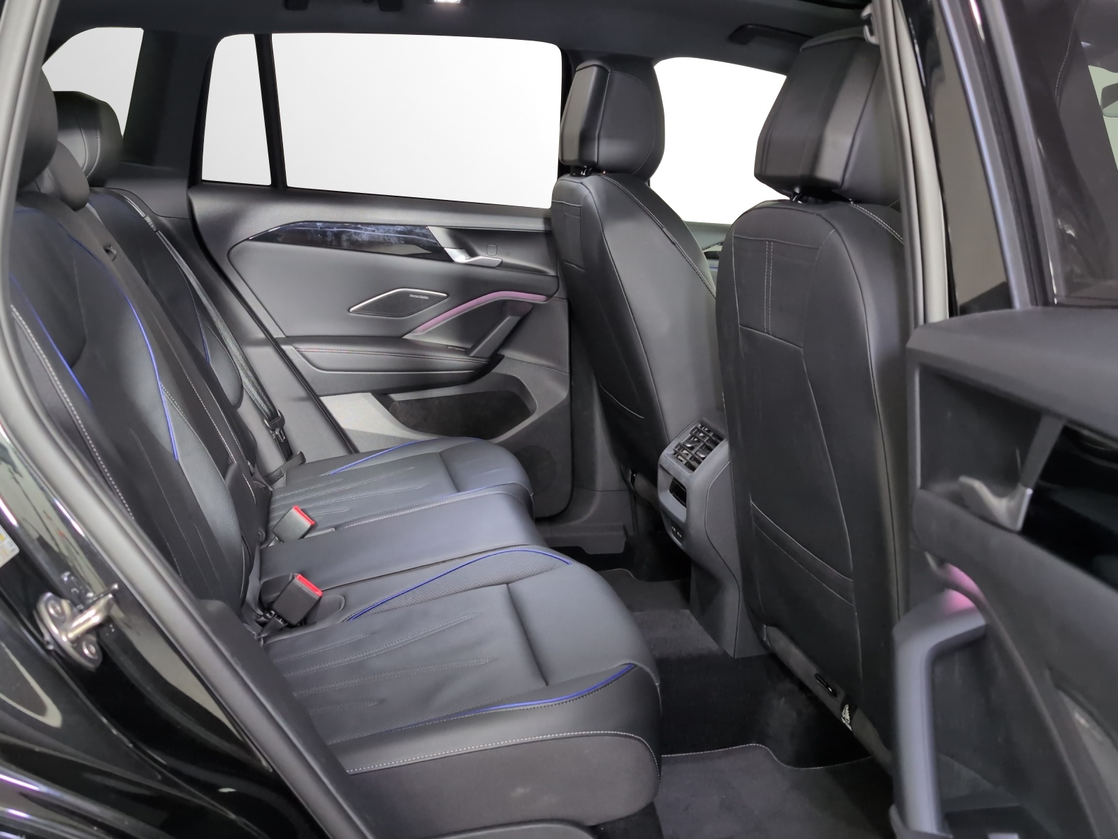 VW Tiguan 2.0 TSI DSG R-Line 4Motion-image-8