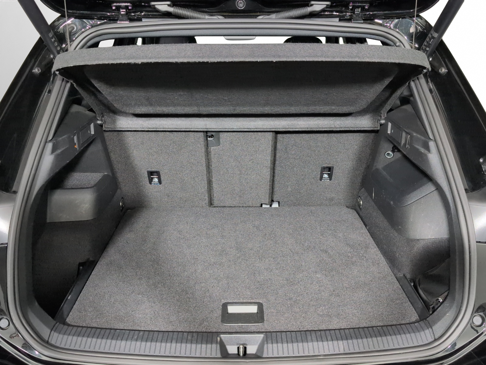 VW Tiguan 2.0 TSI DSG R-Line 4Motion-image-15