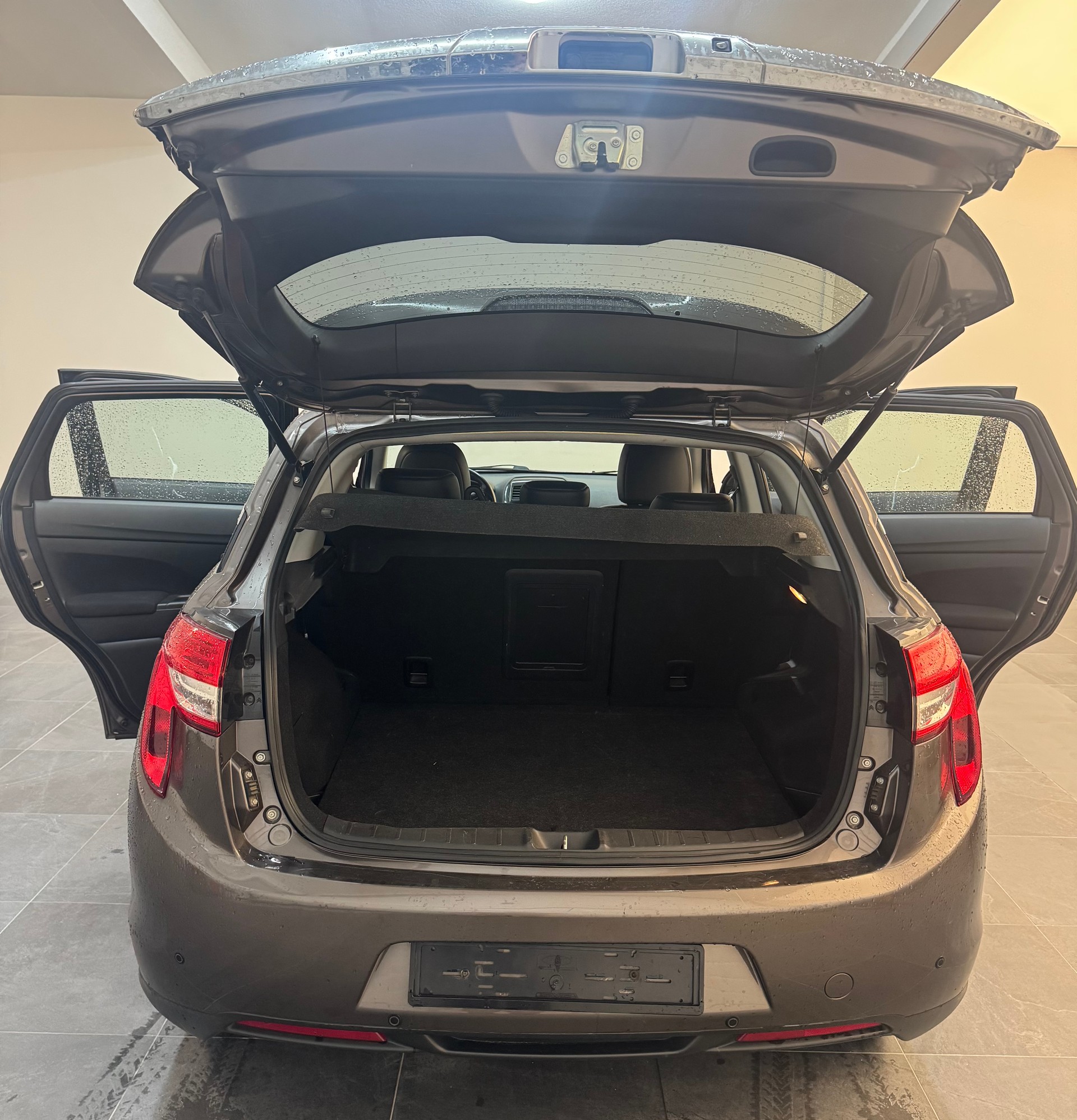 CITROEN C4 Aircross 1.6 HDi Collection 4WD-image-5