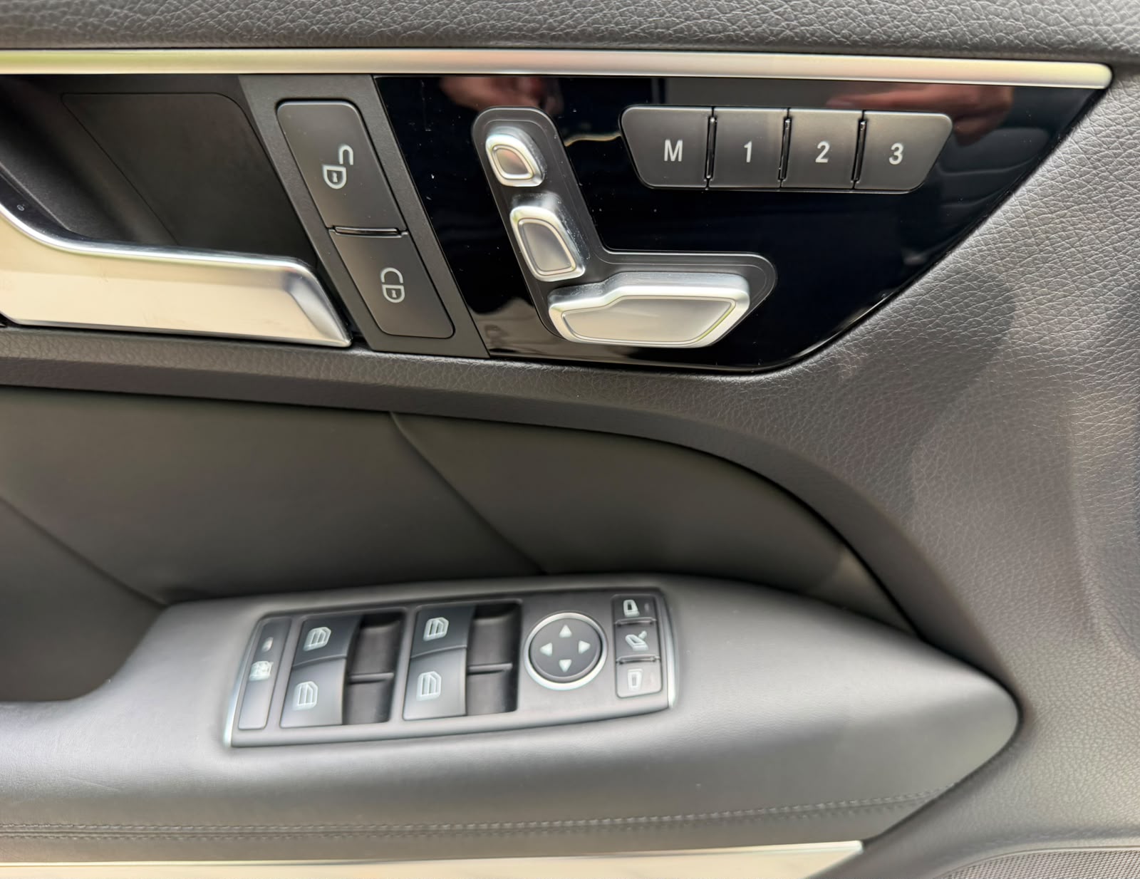 MERCEDES-BENZ E 500 7G-Tronic-image-21
