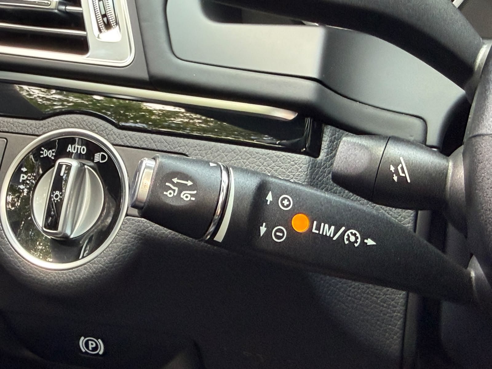 MERCEDES-BENZ E 500 7G-Tronic-image-22