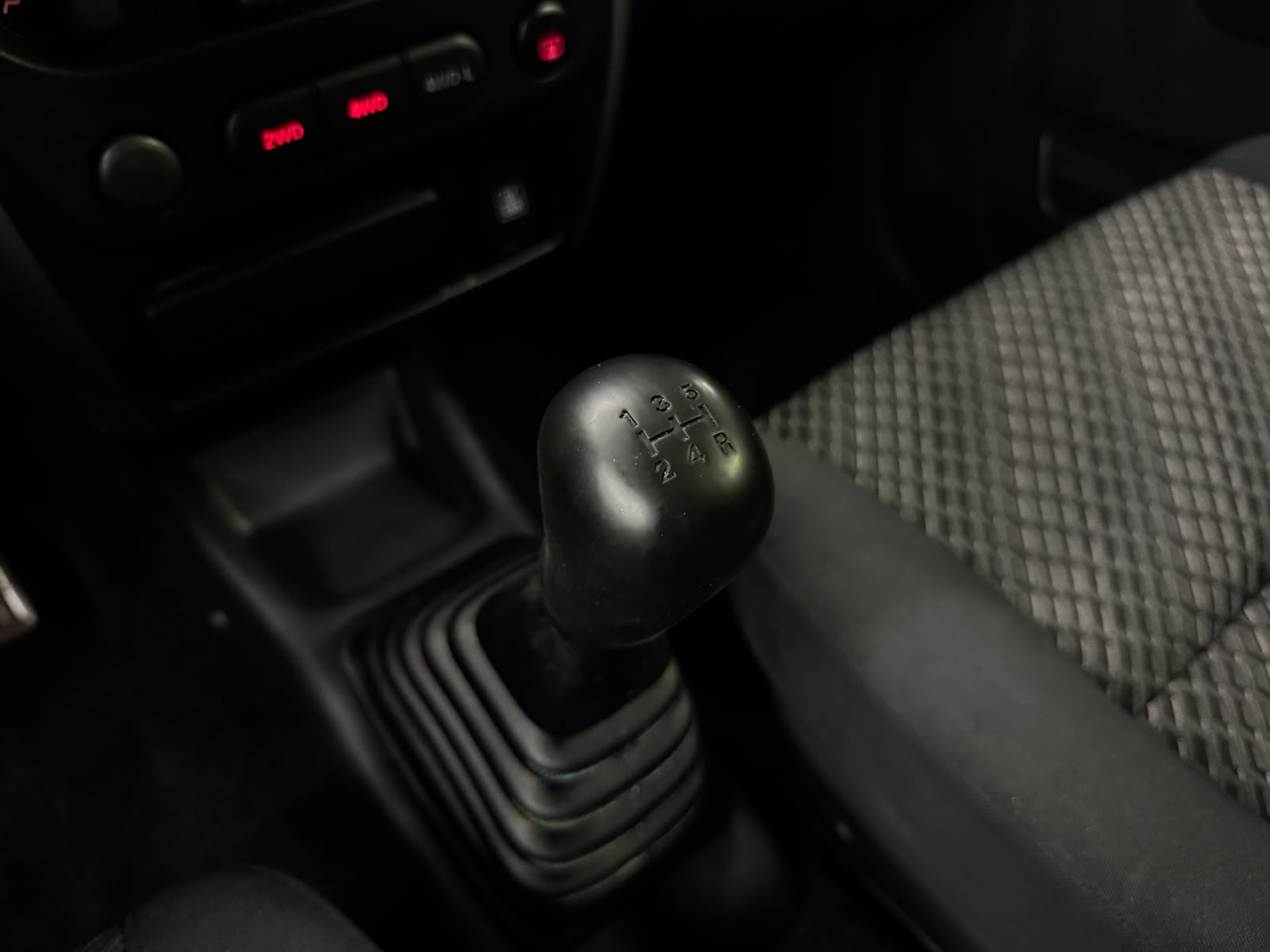 SUZUKI Jimny 1.3 16V Unico-image-13