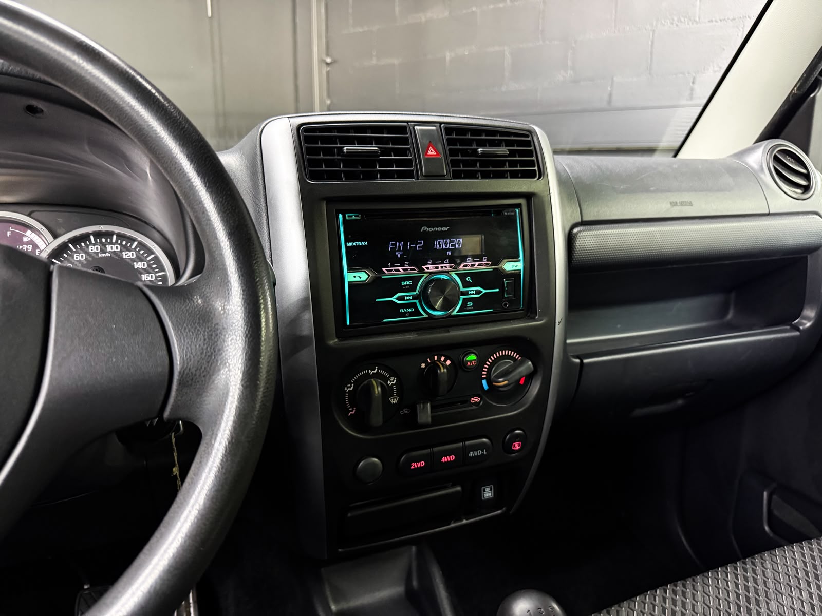 SUZUKI Jimny 1.3 16V Unico-image-10
