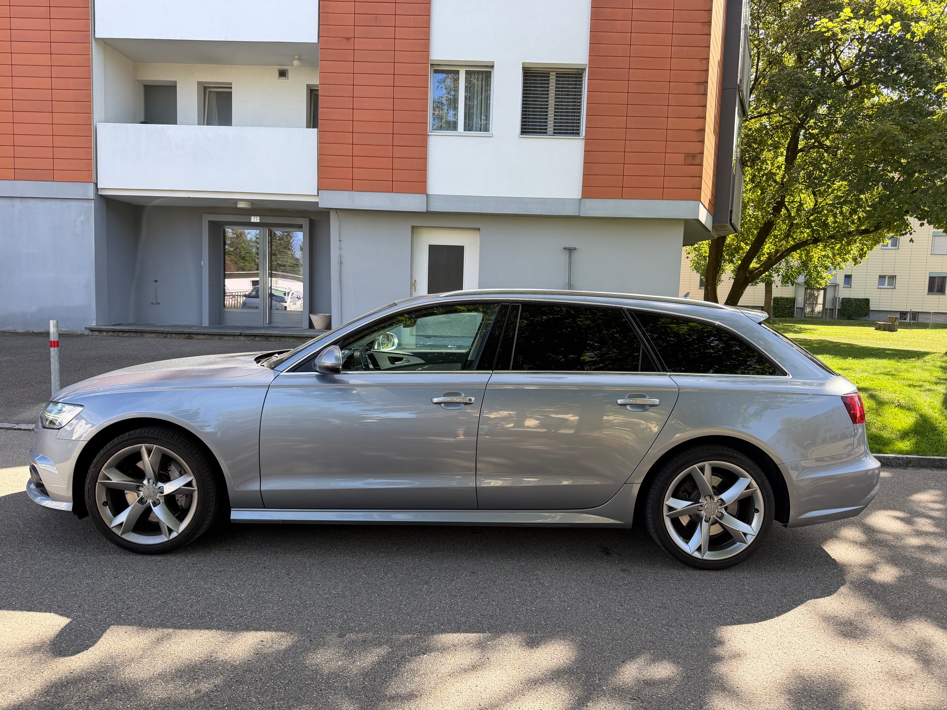 AUDI A6 Avant 3.0 TDI-image-2