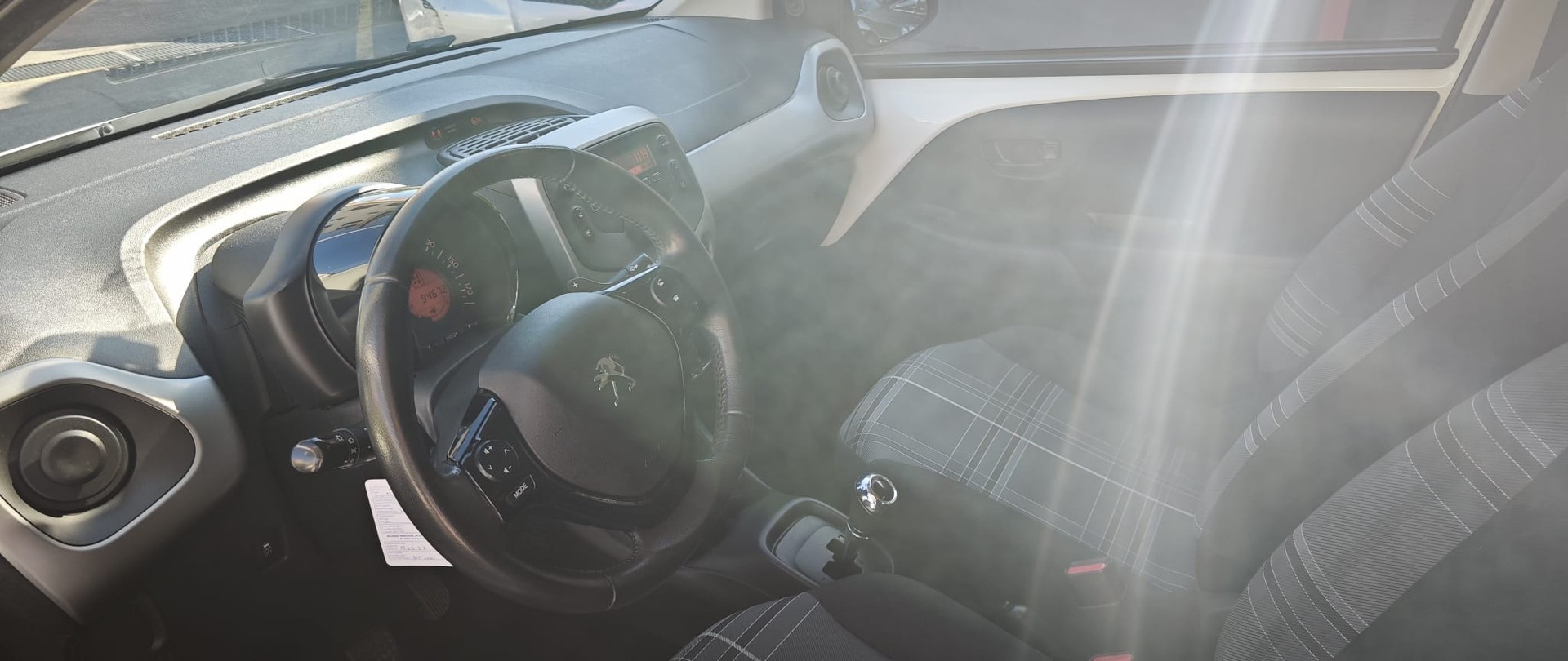 PEUGEOT 108 1.0 VTi Allure ETG-image-9