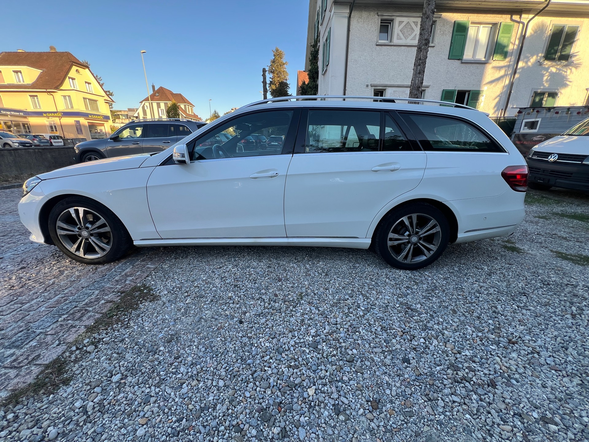 MERCEDES-BENZ E 220 BlueTEC Avantgarde 9G-Tronic-image-6