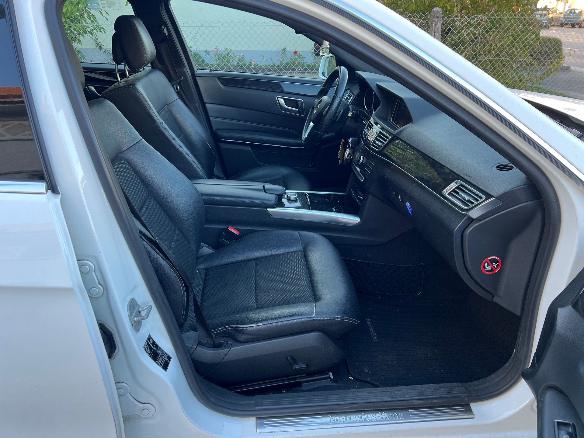 MERCEDES-BENZ E 220 BlueTEC Avantgarde 9G-Tronic-image-10