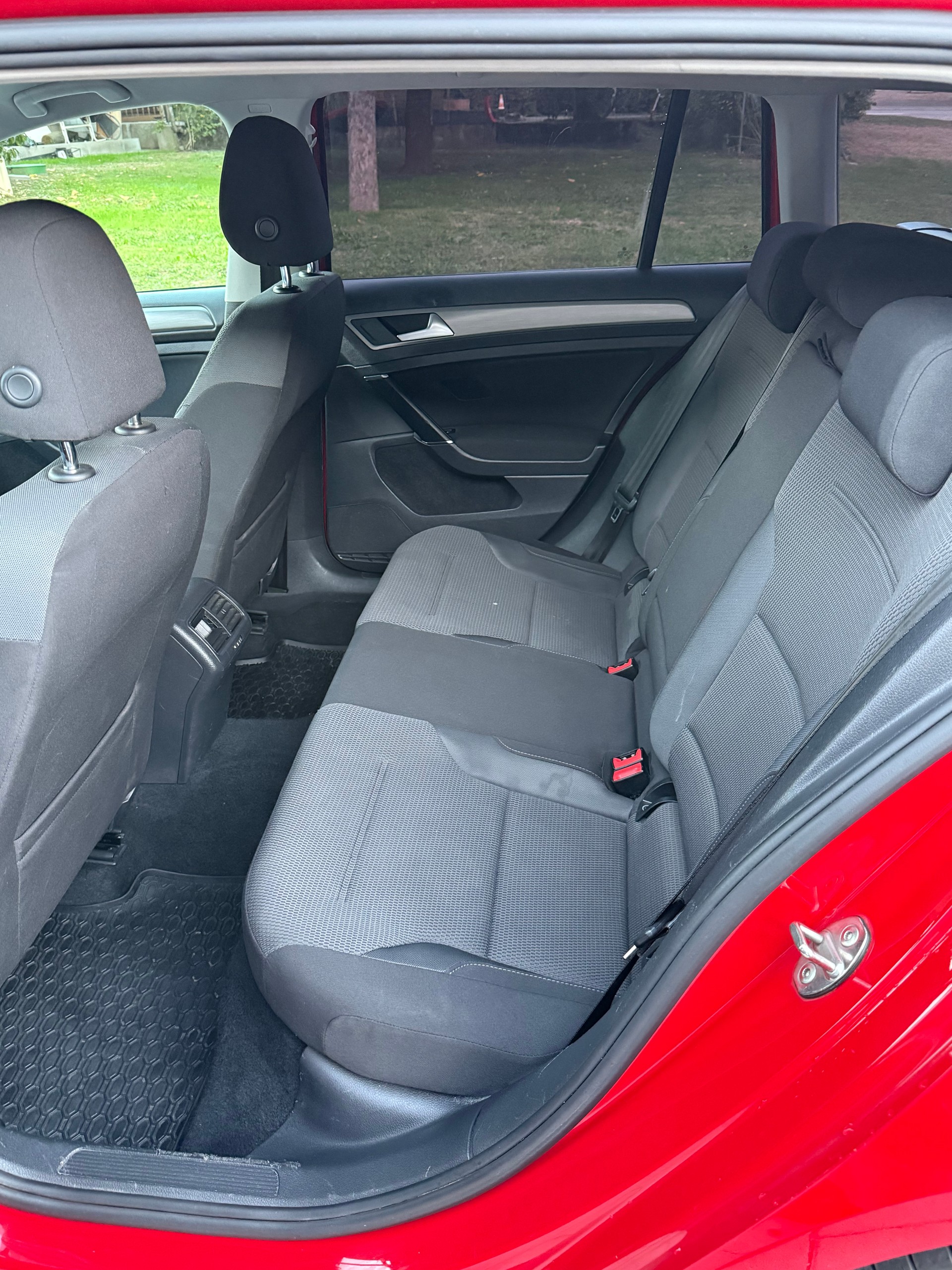 VW Golf Variant 1.6 TDI Comfortline DSG-image-9