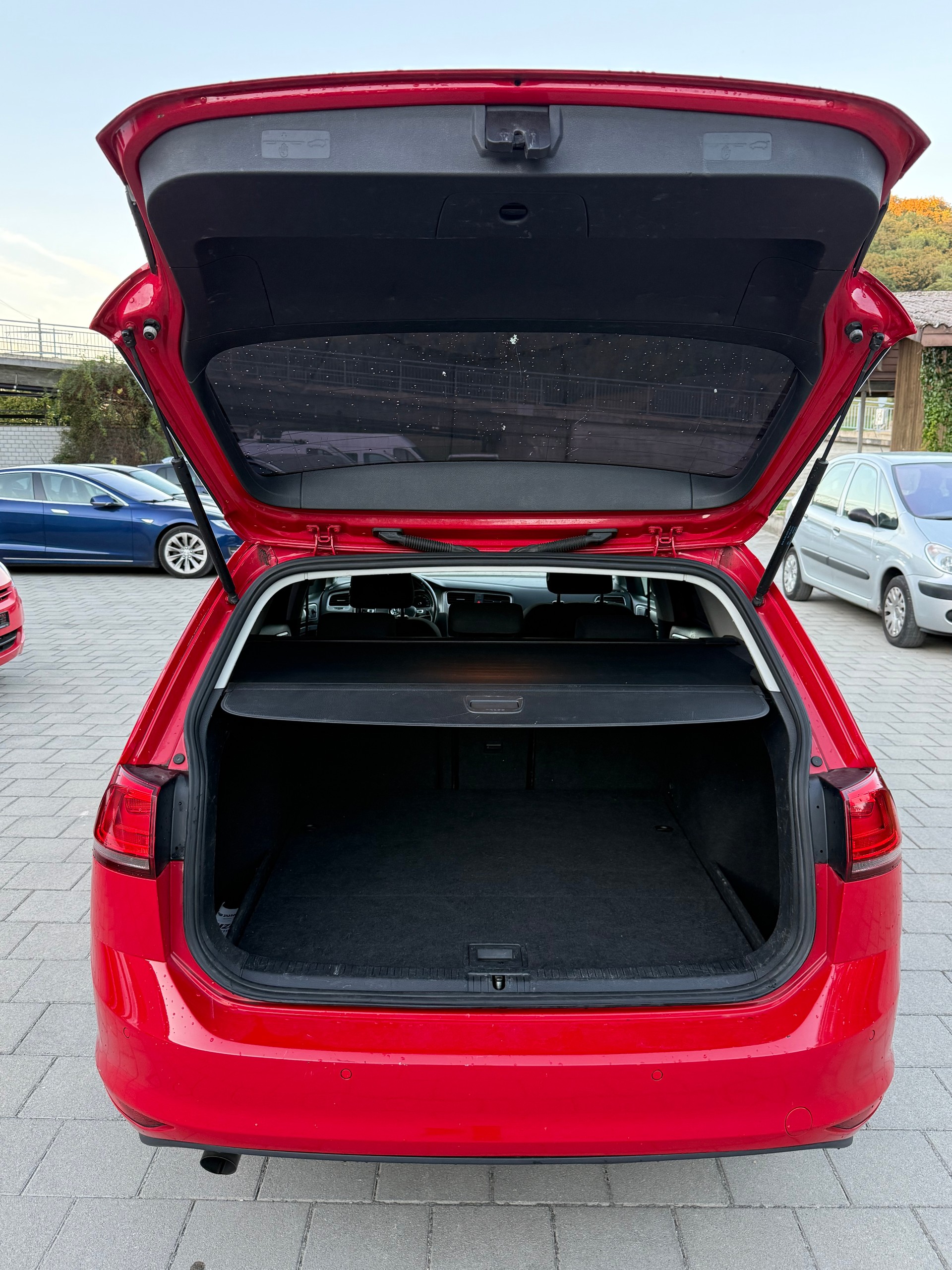 VW Golf Variant 1.6 TDI Comfortline DSG-image-8