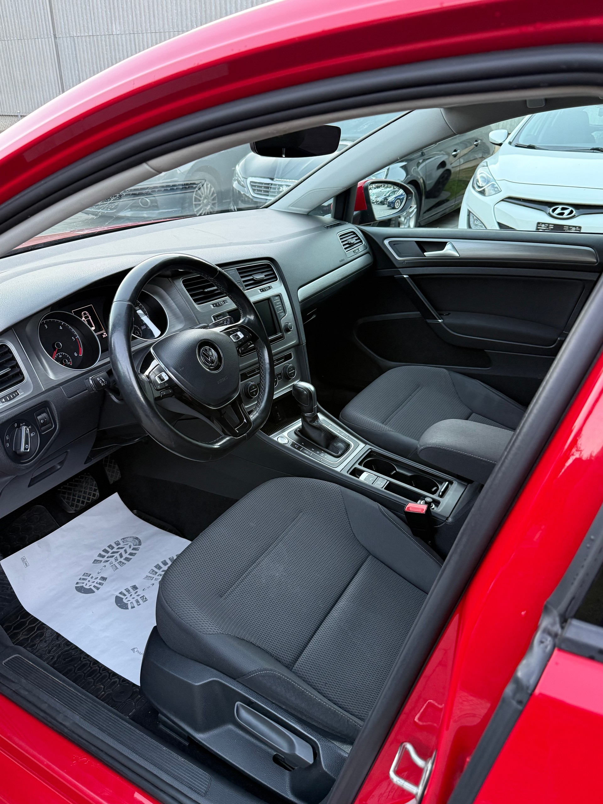 VW Golf Variant 1.6 TDI Comfortline DSG-image-10