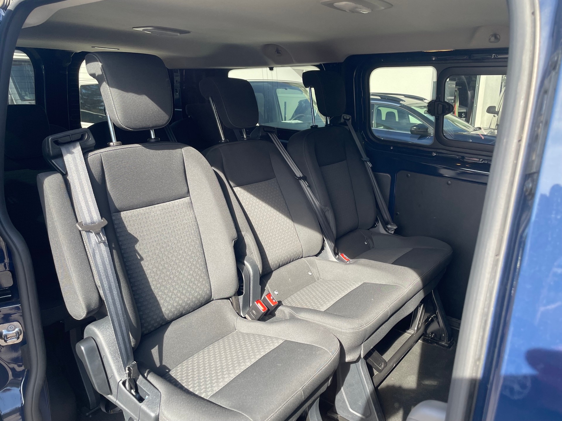 FORD Transit Custom 320 L1H1 Trend A-image-10