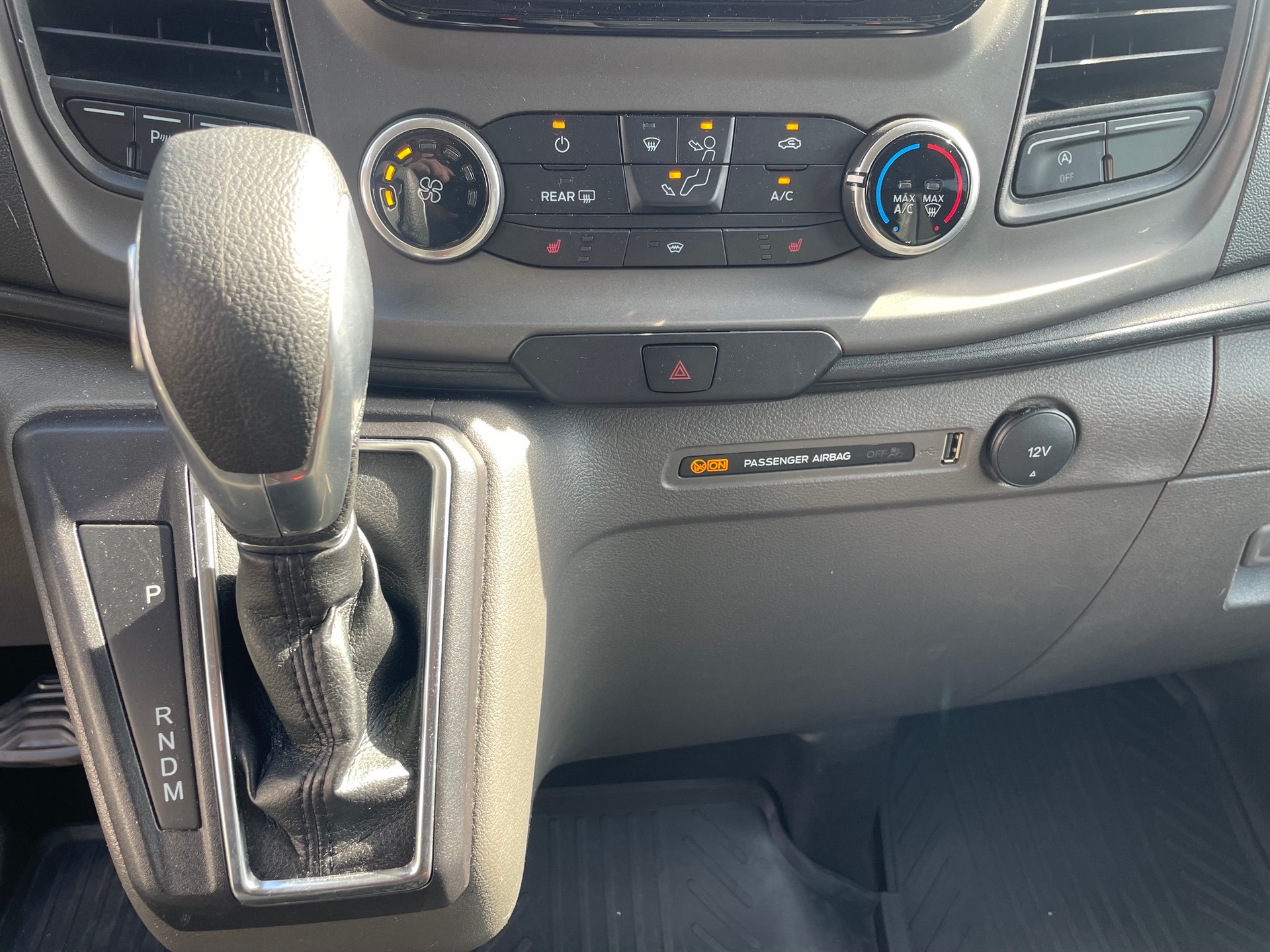FORD Transit Custom 320 L1H1 Trend A-image-6