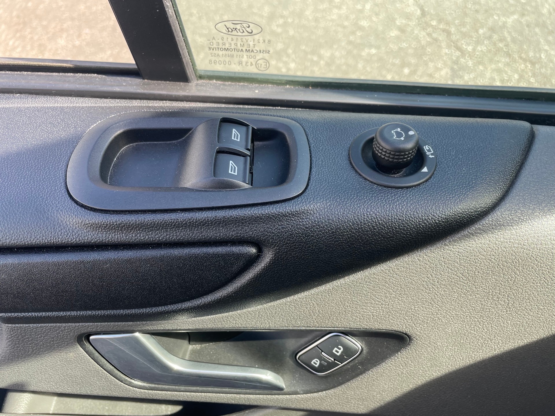 FORD Transit Custom 320 L1H1 Trend A-image-8
