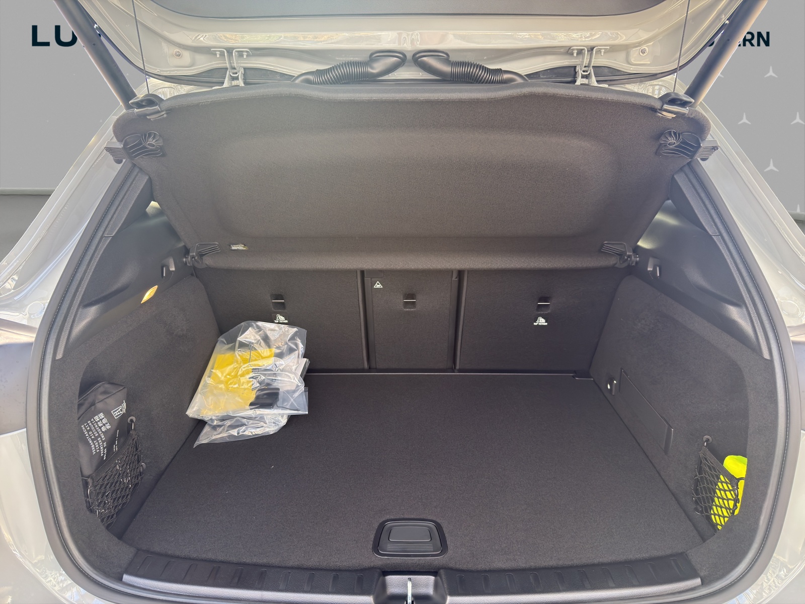MERCEDES-BENZ GLA 250 4Matic 8G-DCT Swiss Star-image-14