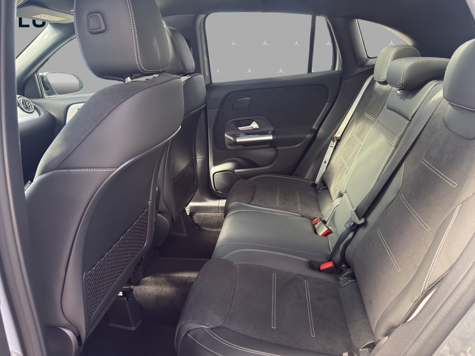 MERCEDES-BENZ GLA 250 4Matic 8G-DCT Swiss Star-image-13