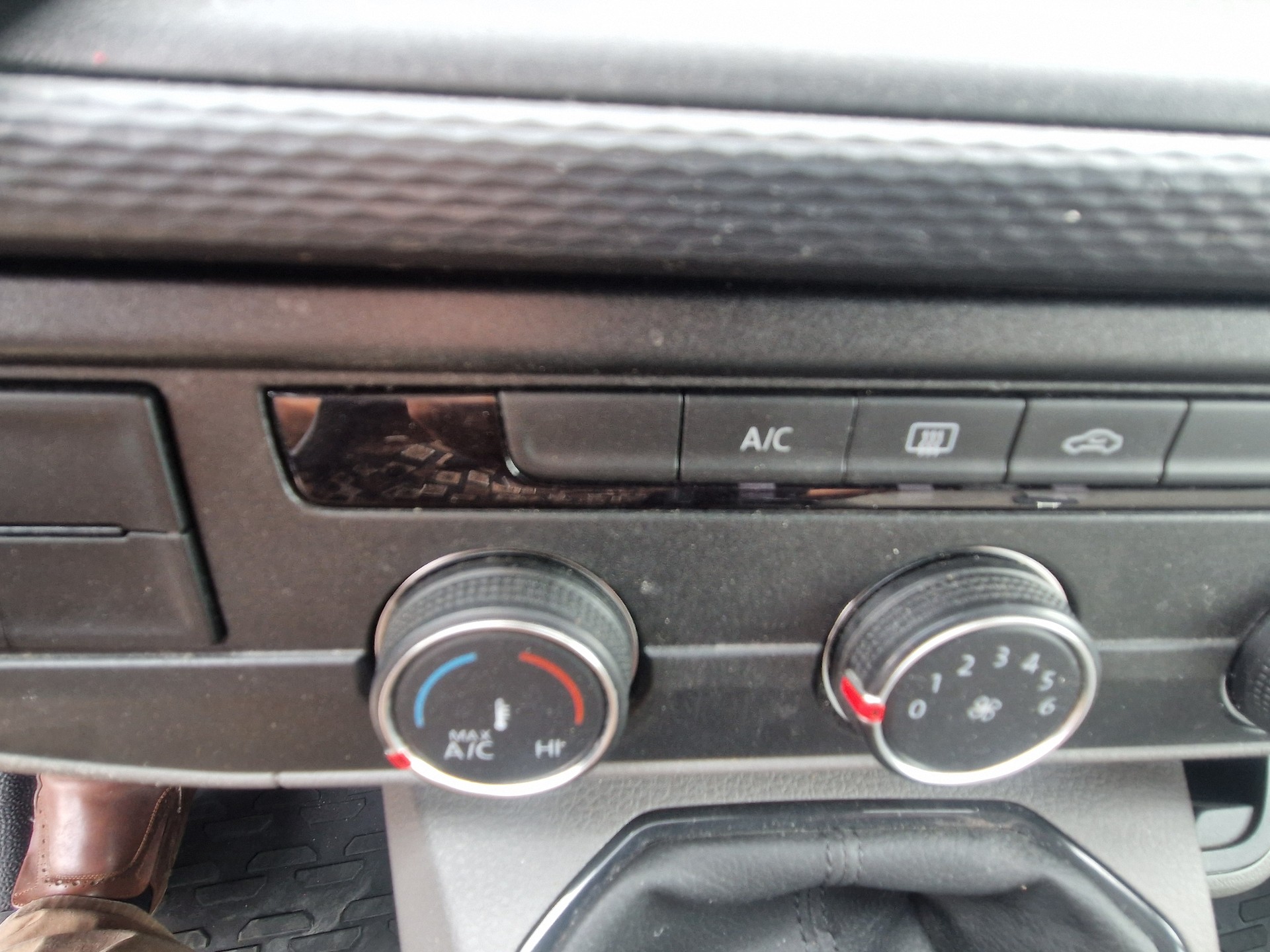 VW T6.1 2.0 TDI-image-11