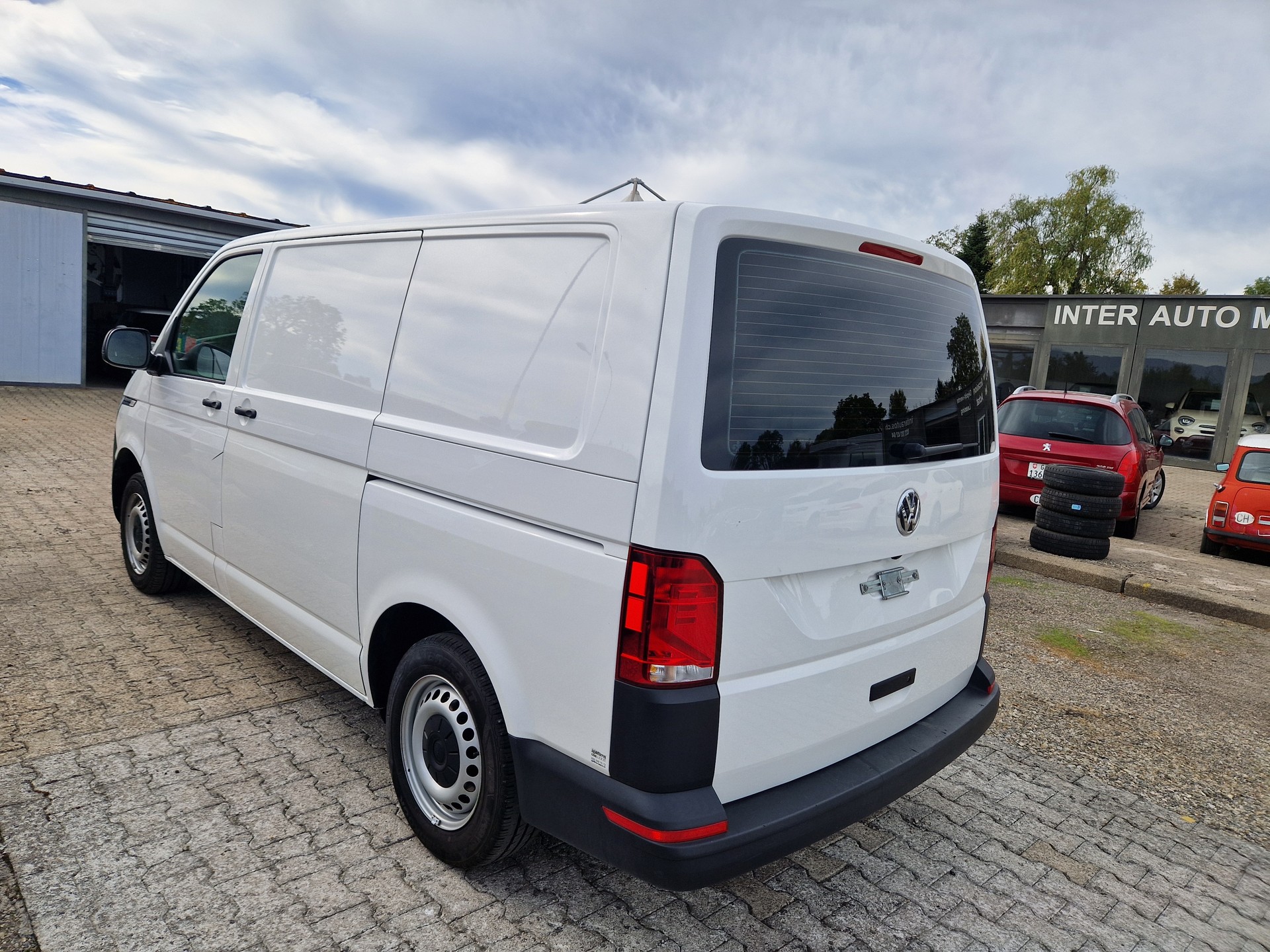 VW T6.1 2.0 TDI-image-1