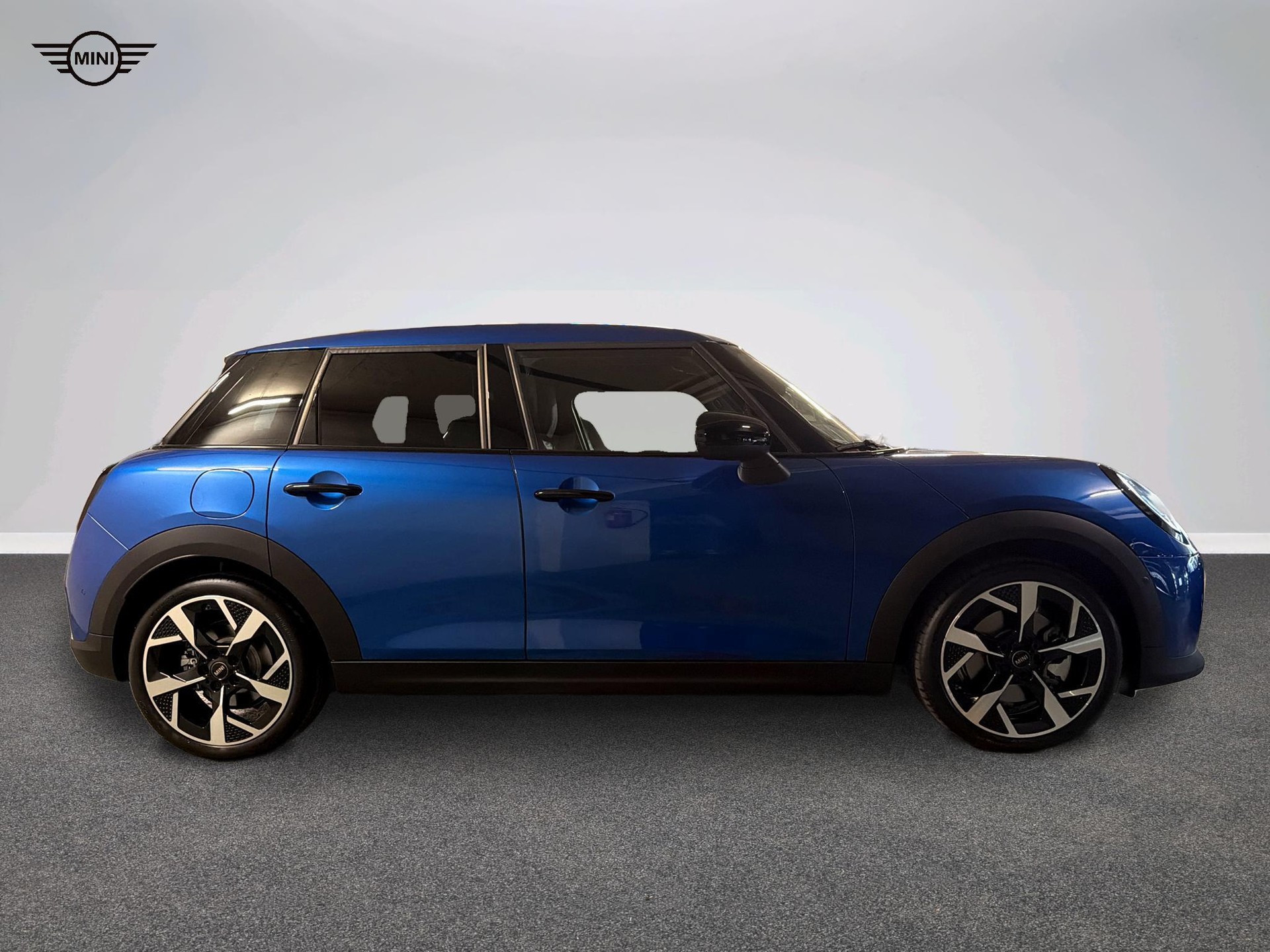 MINI Cooper 5 door C-image-2