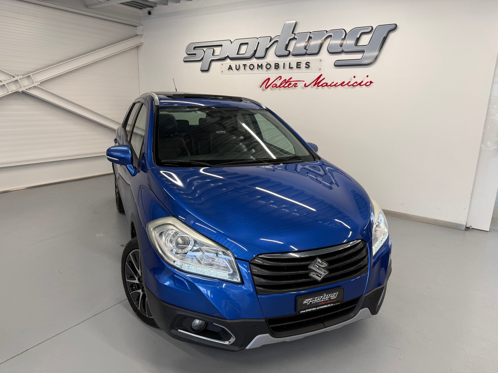 SUZUKI SX4 S-Cross 1.6 TD Sergio Cellano Top 4WD-showroom-element-1