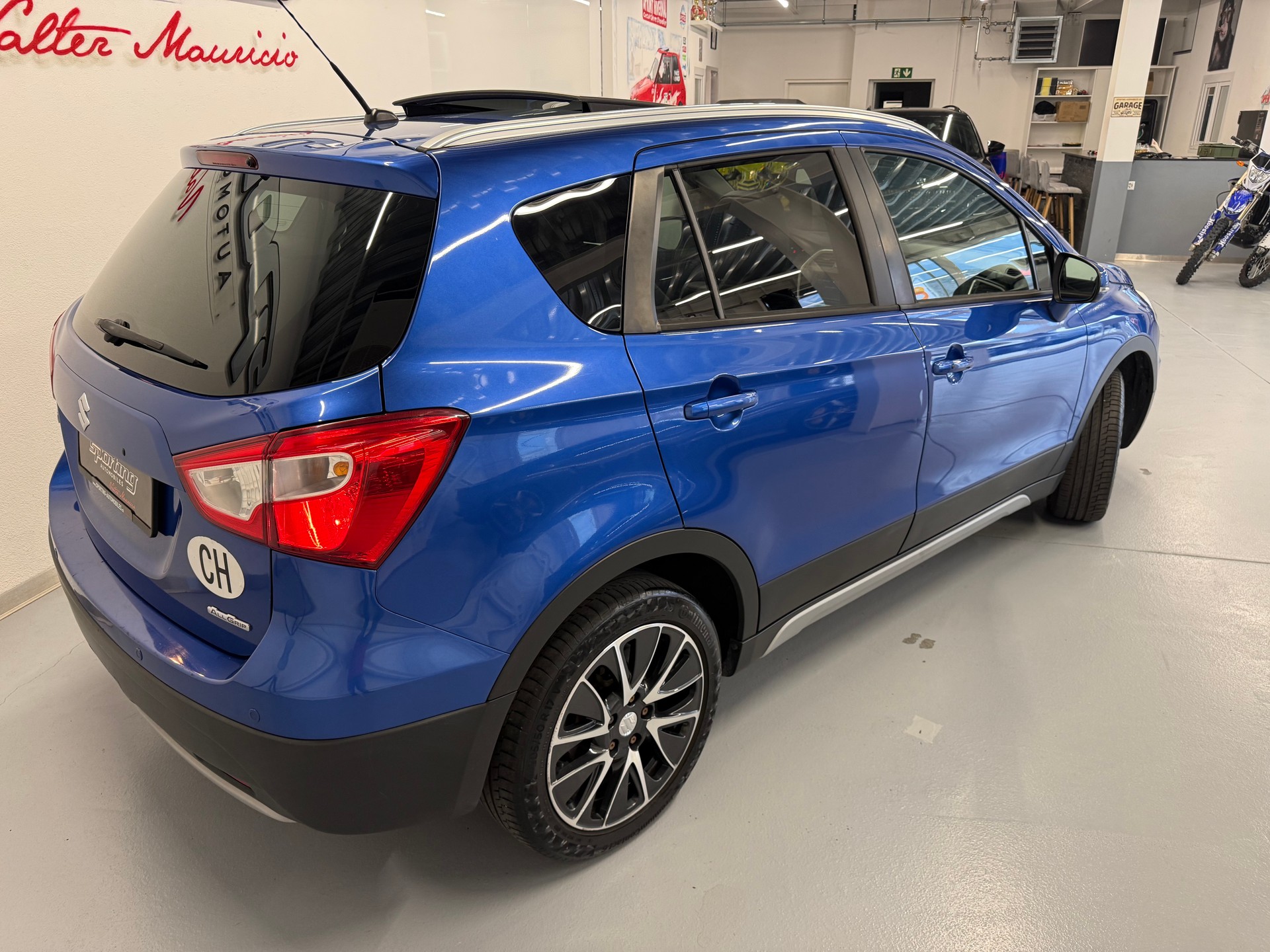SUZUKI SX4 S-Cross 1.6 TD Sergio Cellano Top 4WD-image-7
