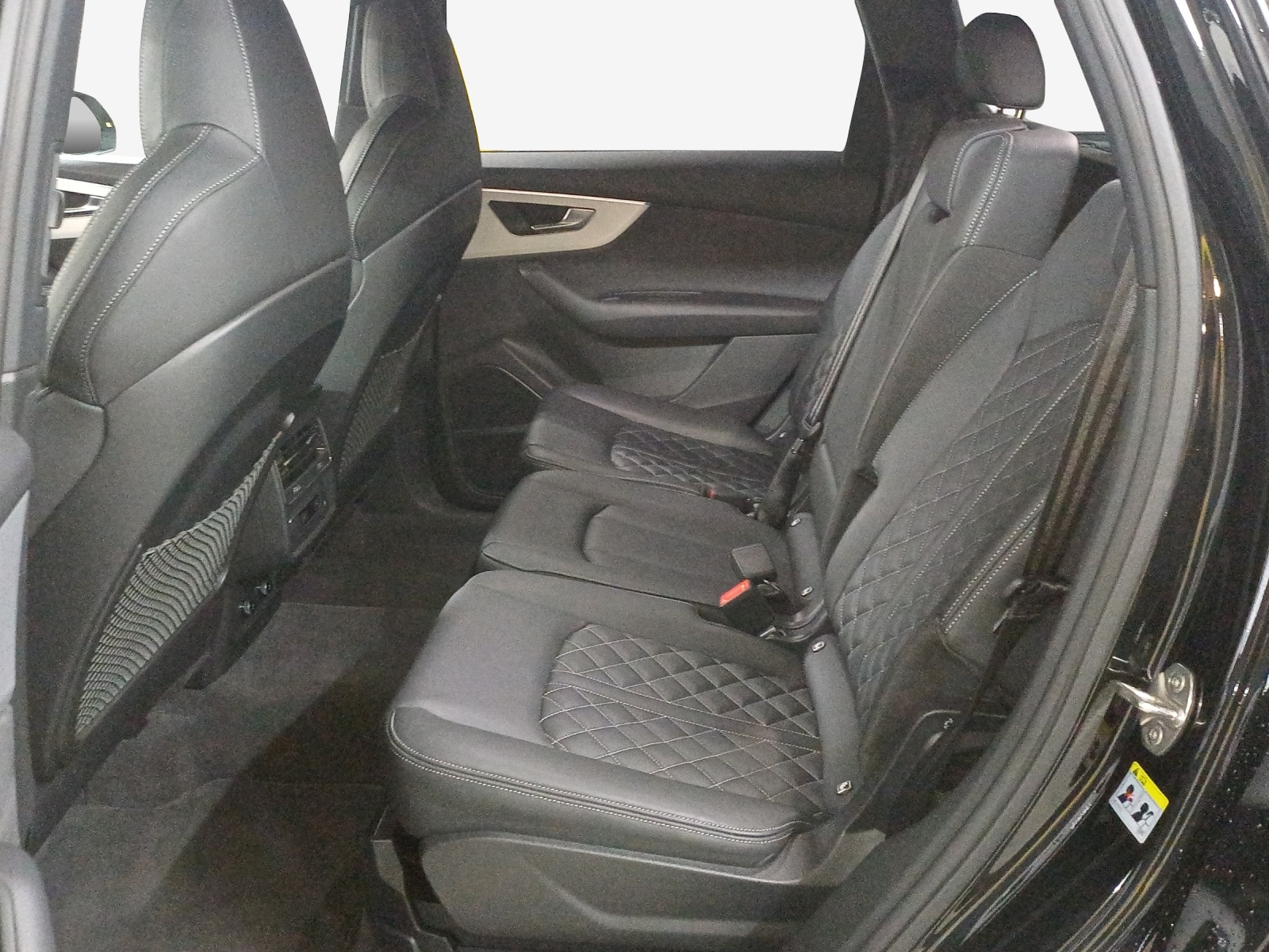 AUDI Q7 SUV TFSI e quattro 290 kW S line tiptronic-image-11