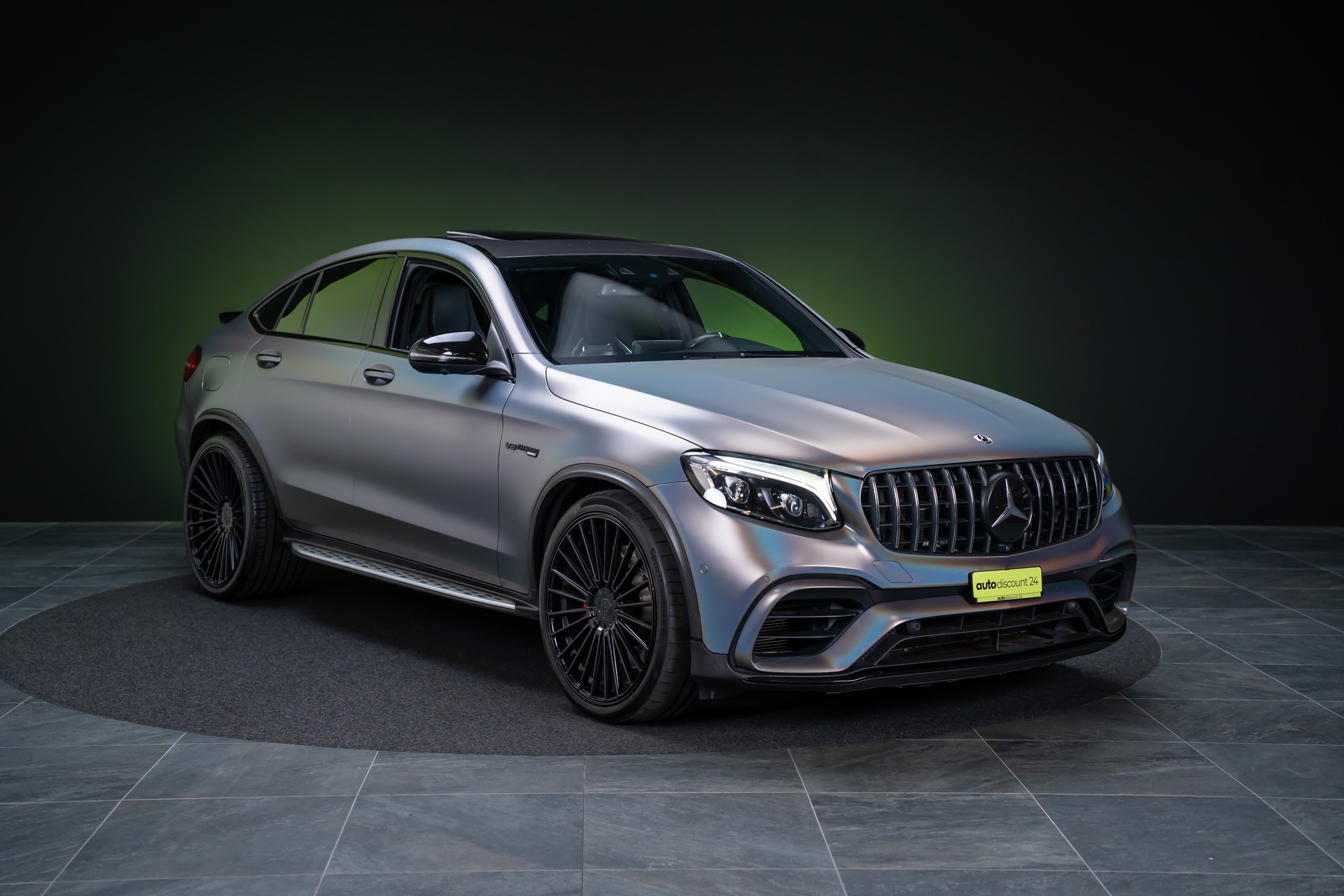 MERCEDES-BENZ GLC 63 S AMG 4m+ Coupé / CH-Fahrzeug / Glasdach / 360°Kamera-image-2