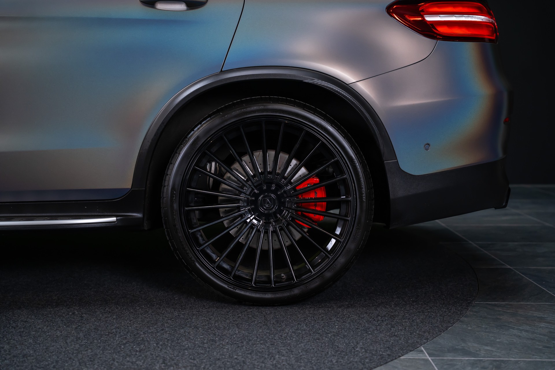 MERCEDES-BENZ GLC 63 S AMG 4m+ Coupé / CH-Fahrzeug / Glasdach / 360°Kamera-image-42
