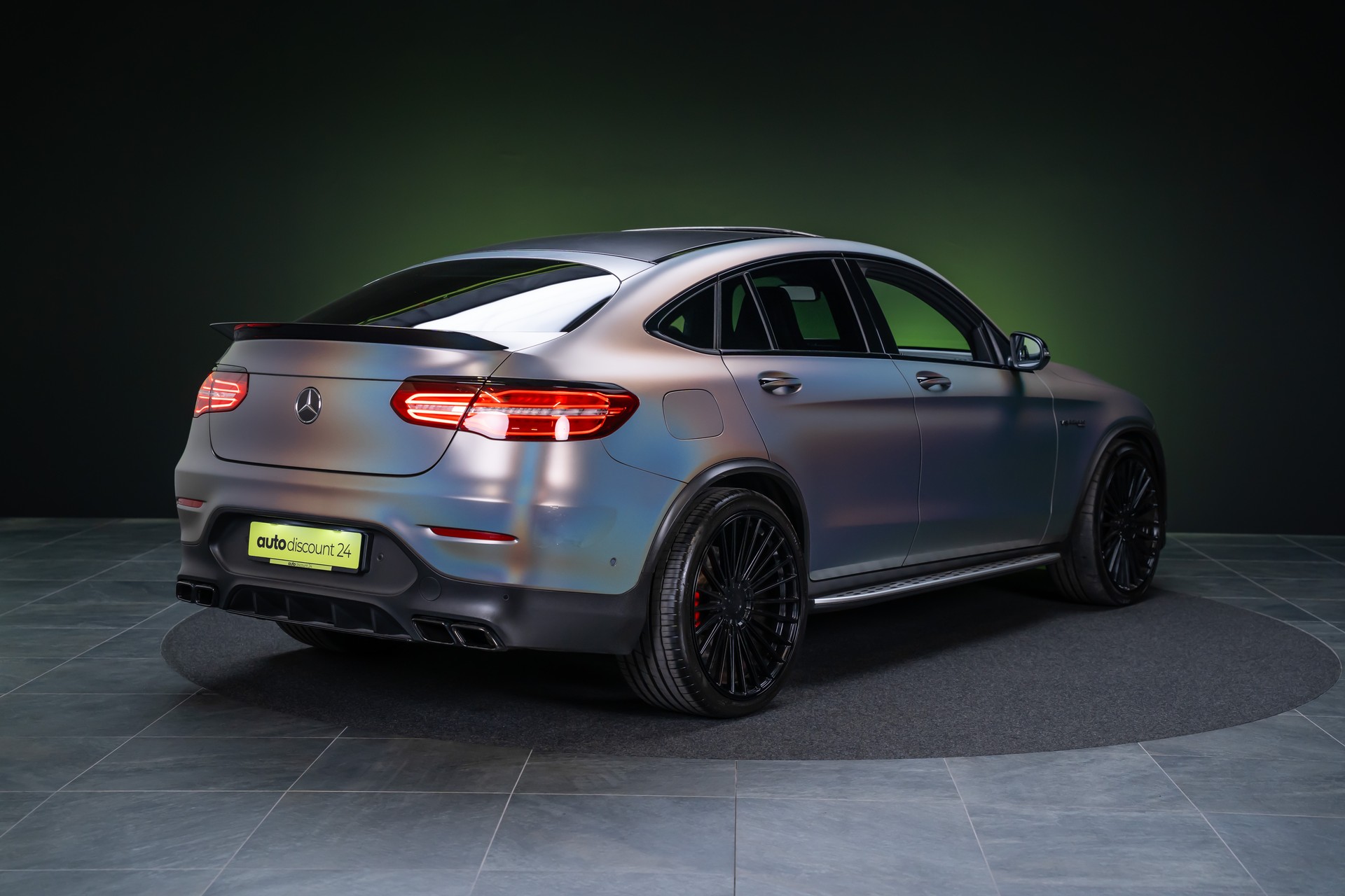 MERCEDES-BENZ GLC 63 S AMG 4m+ Coupé / CH-Fahrzeug / Glasdach / 360°Kamera-image-3