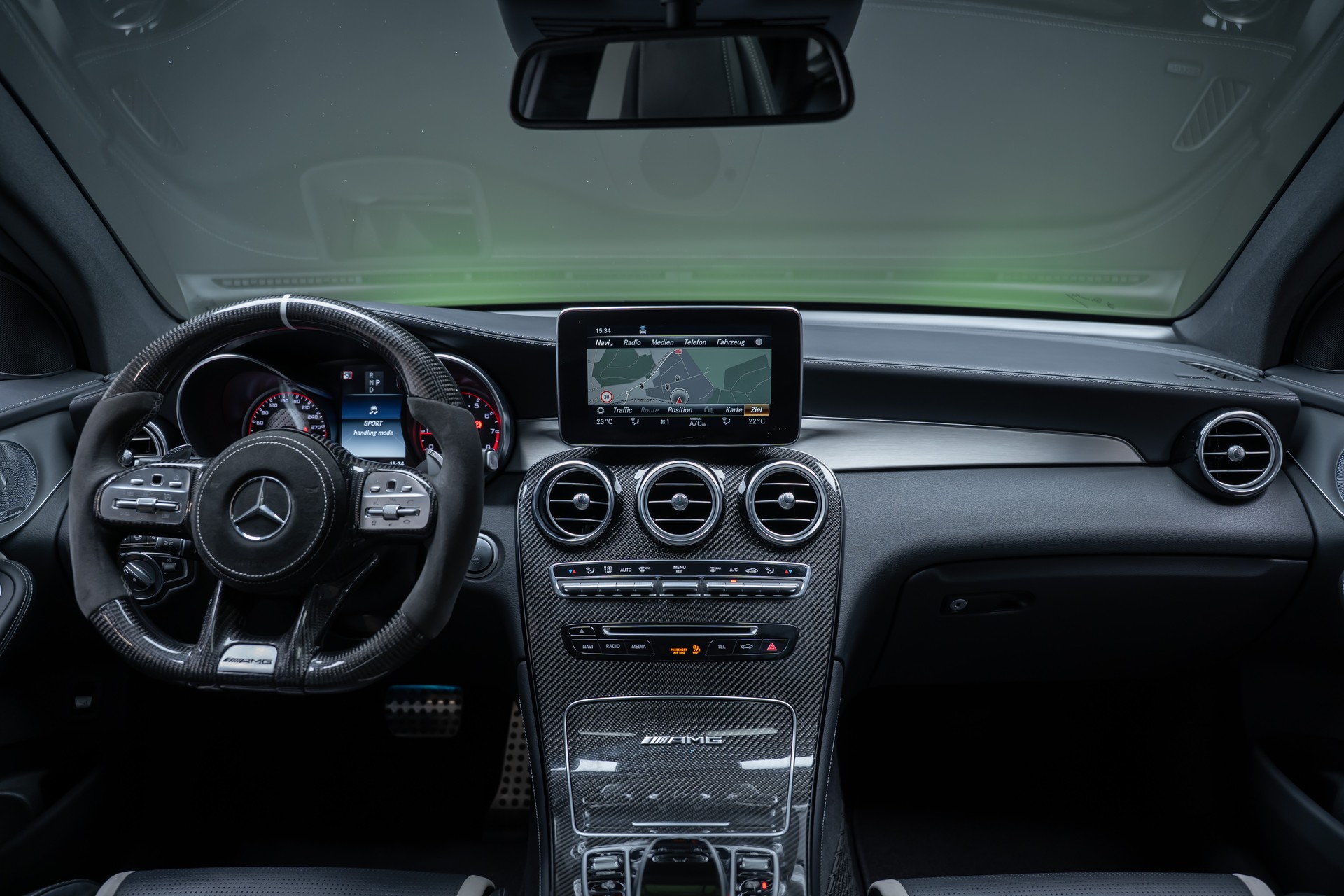 MERCEDES-BENZ GLC 63 S AMG 4m+ Coupé / CH-Fahrzeug / Glasdach / 360°Kamera-image-28