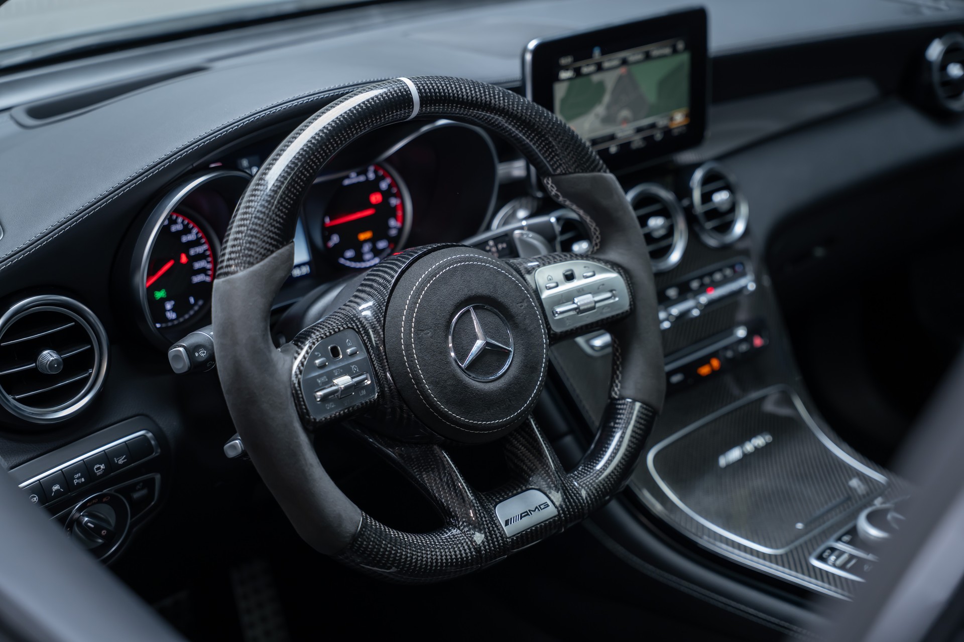 MERCEDES-BENZ GLC 63 S AMG 4m+ Coupé / CH-Fahrzeug / Glasdach / 360°Kamera-image-13