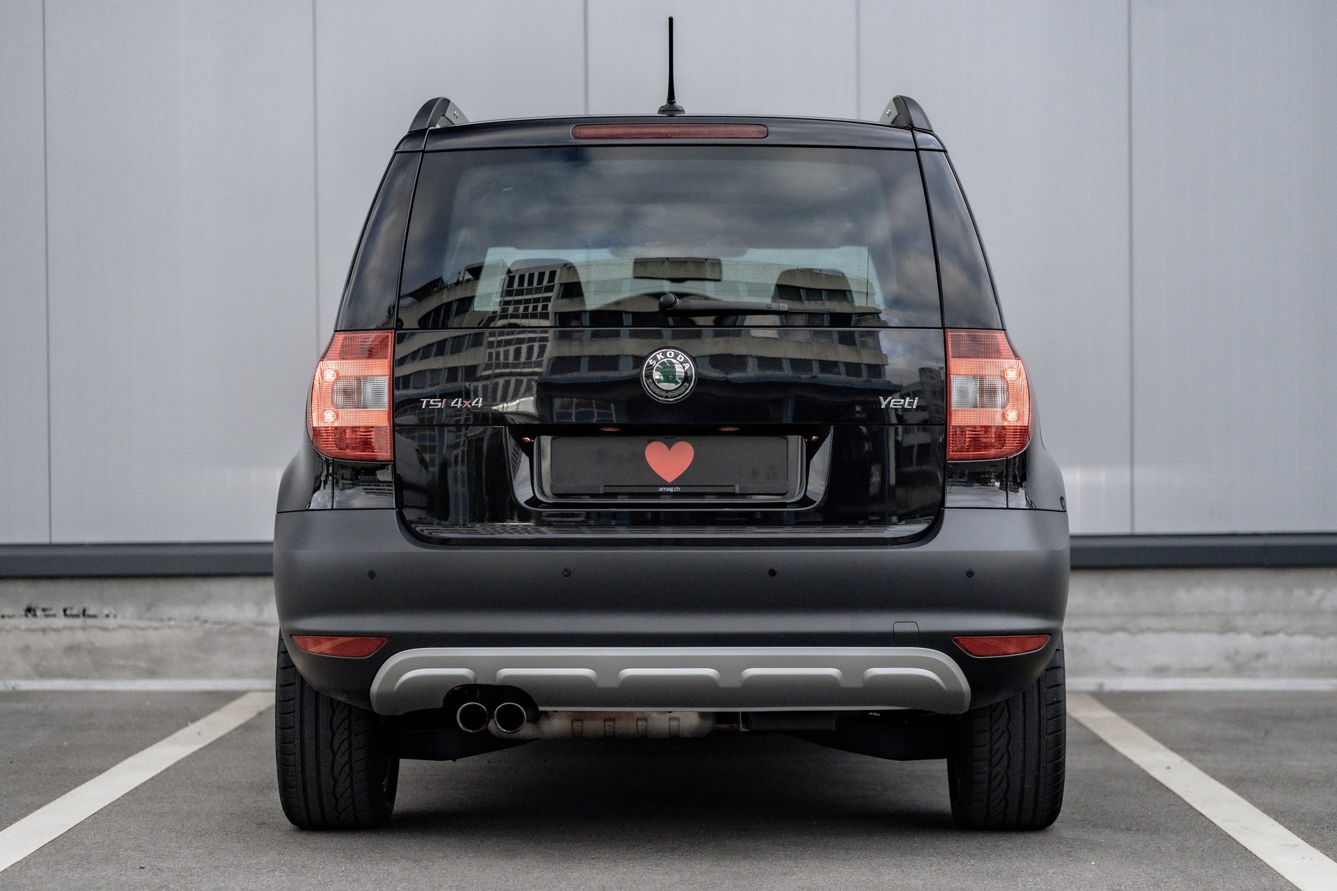 SKODA Yeti 1.8 TSI Elegance 4x4 DSG * TRAUMHAFTE AUSSTATTUNG * FRISCH AB MFK * TOP GEPFLEGTES FAHRZEUG *-image-4