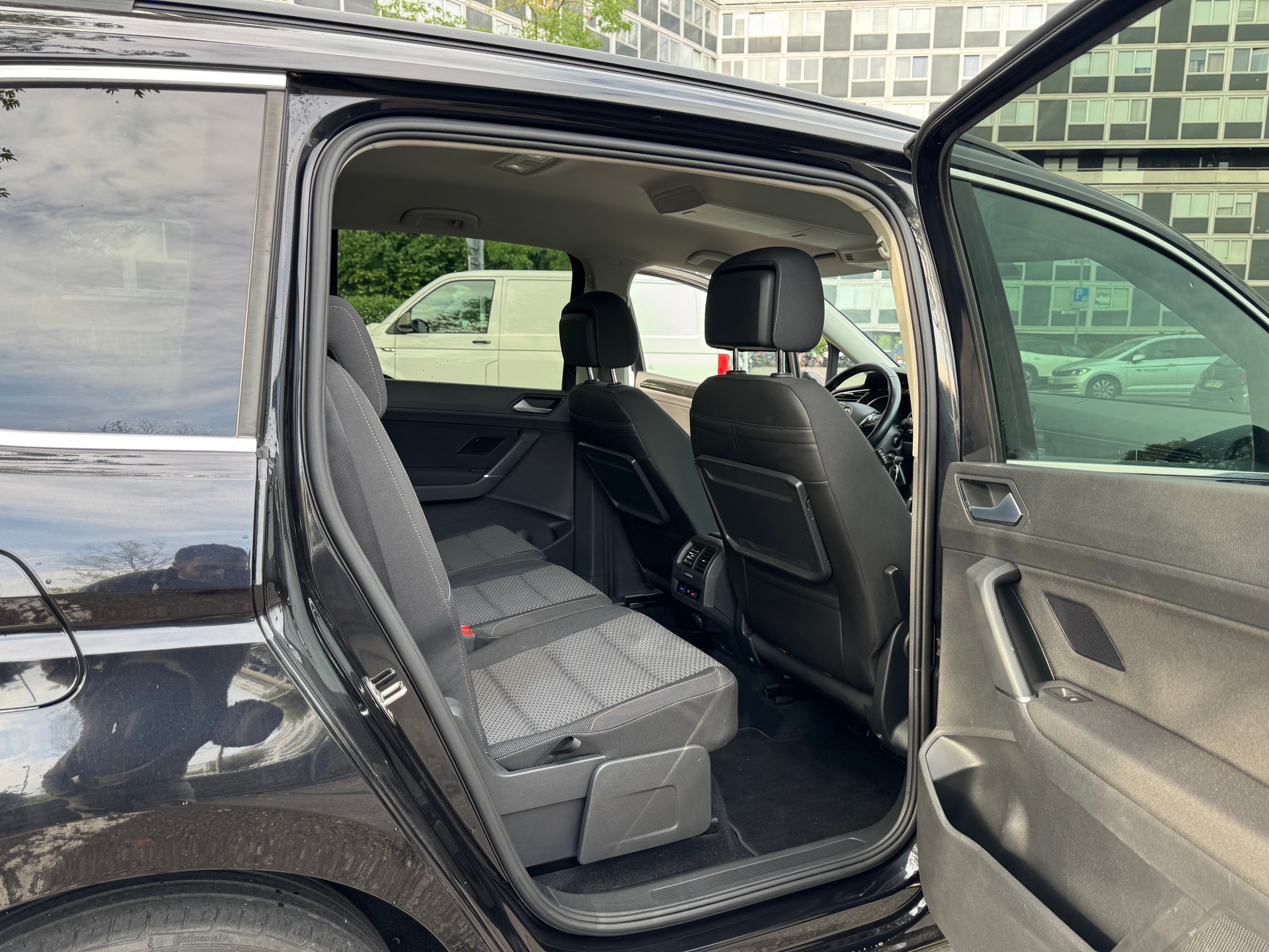 VW Touran 2.0 TDI BlueMotion Technology Highline DSG-image-13