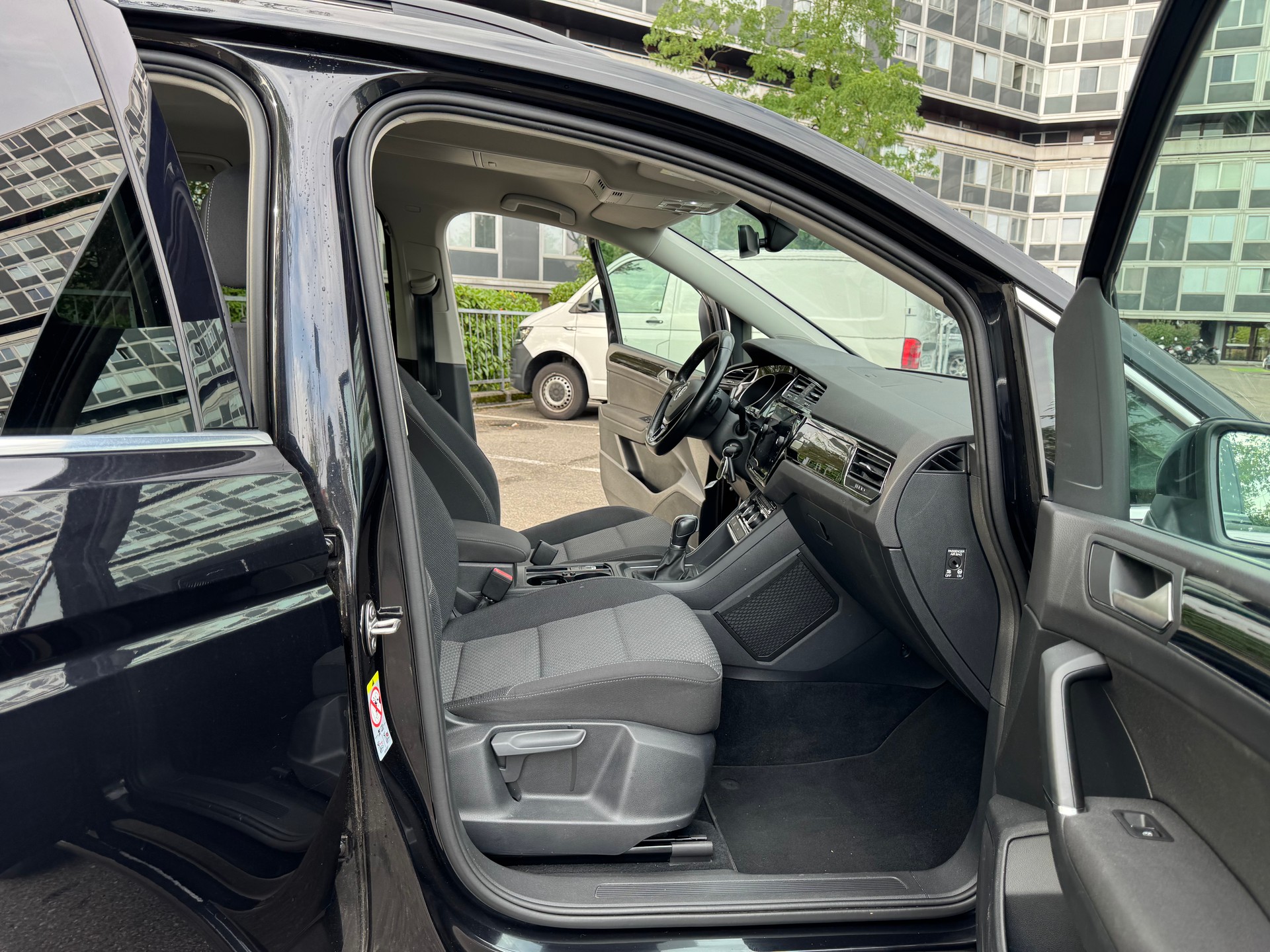 VW Touran 2.0 TDI BlueMotion Technology Highline DSG-image-12