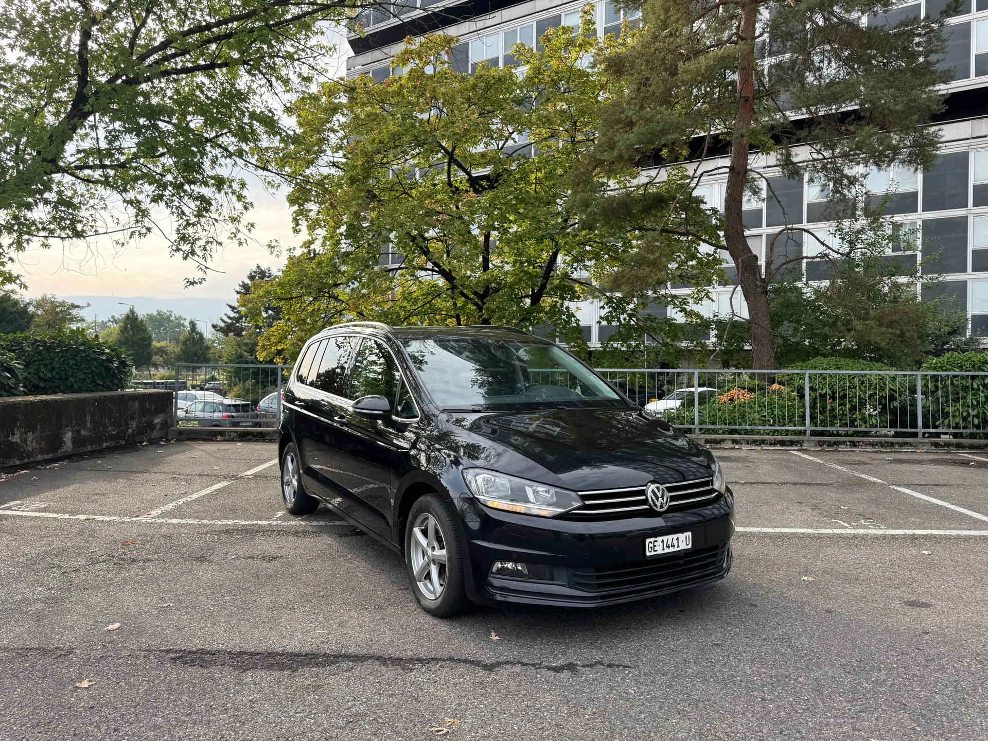 VW Touran 2.0 TDI BlueMotion Technology Highline DSG-image-3