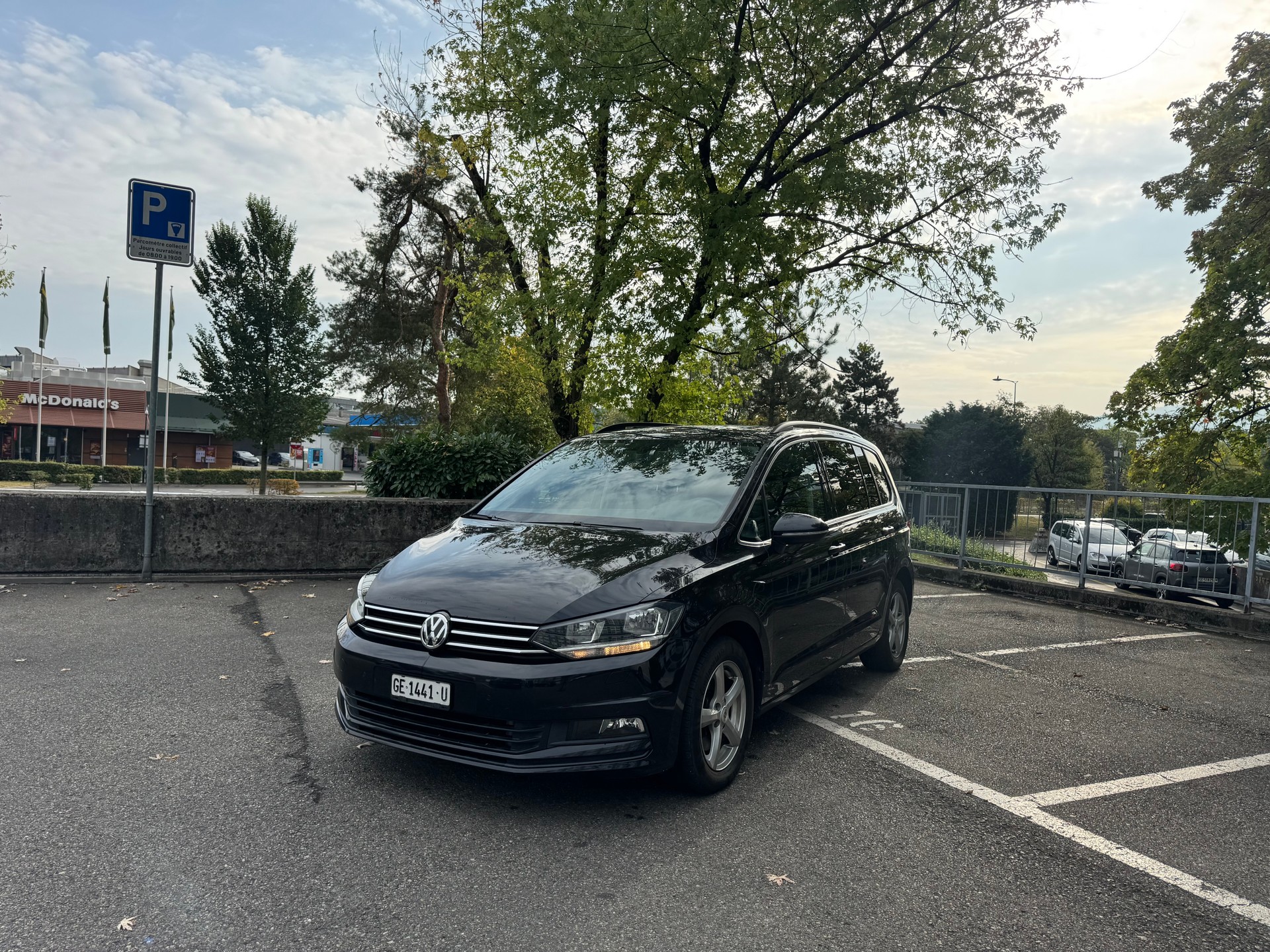 VW Touran 2.0 TDI BlueMotion Technology Highline DSG-image-4