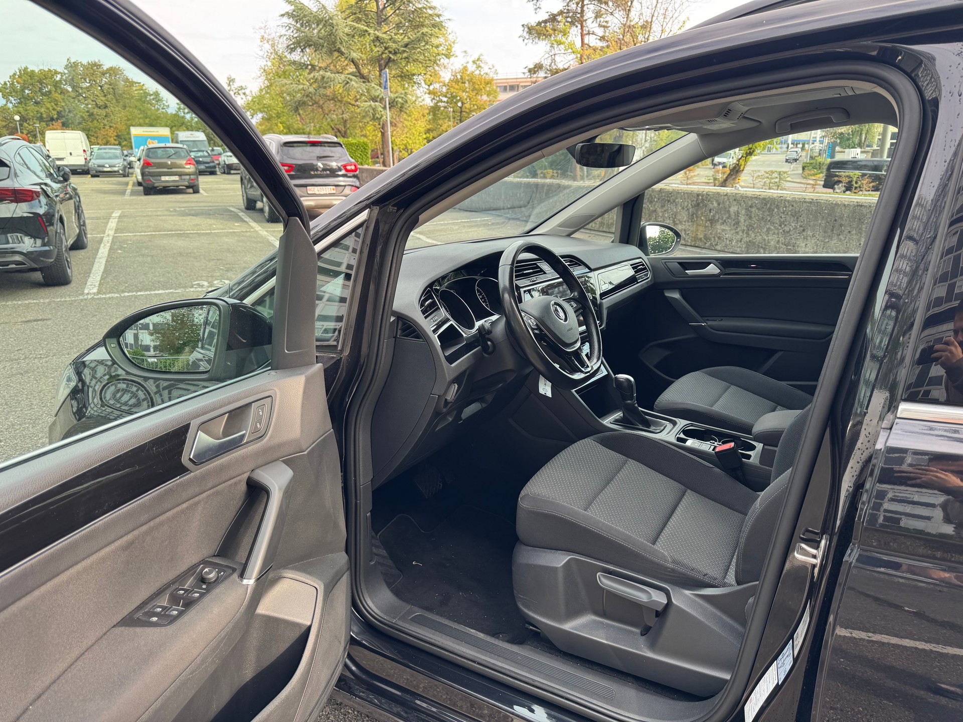VW Touran 2.0 TDI BlueMotion Technology Highline DSG-image-11