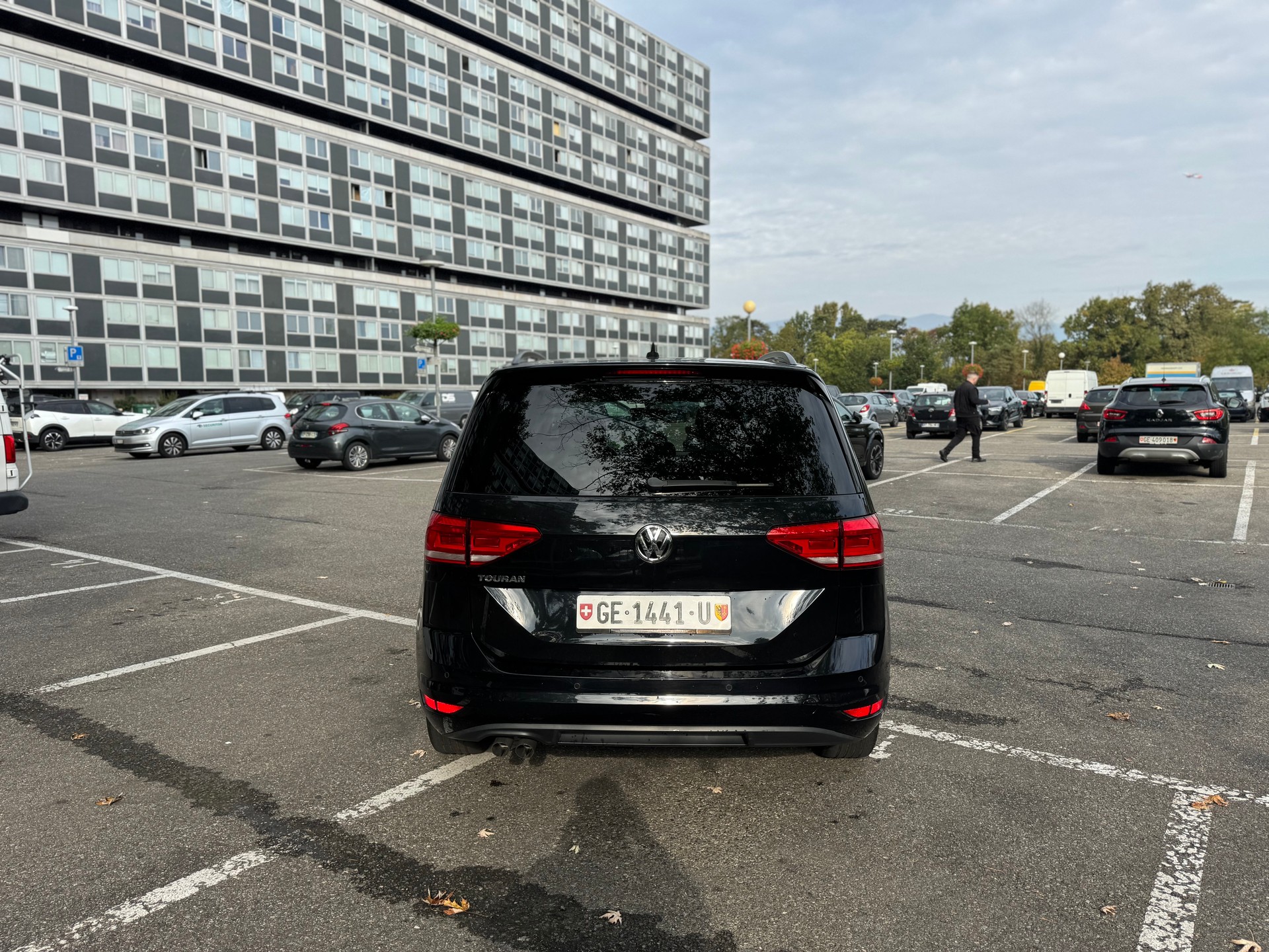 VW Touran 2.0 TDI BlueMotion Technology Highline DSG-image-9