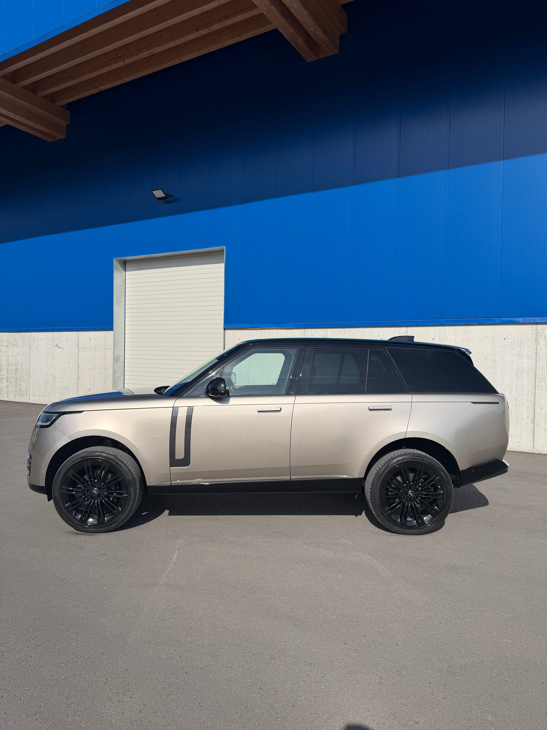 LAND ROVER 3.0 D I6 350 HSE-image-4