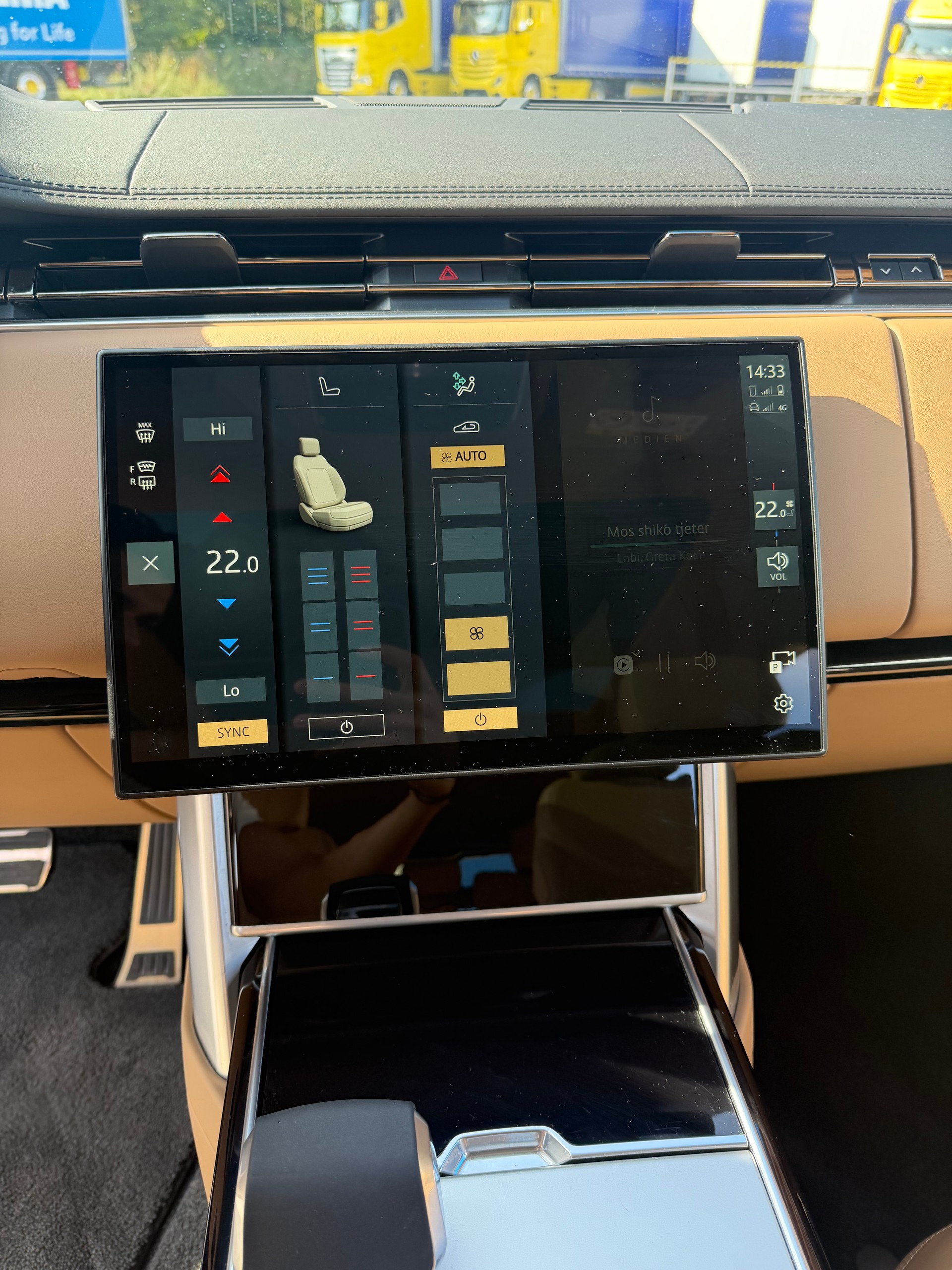 LAND ROVER 3.0 D I6 350 HSE-image-7