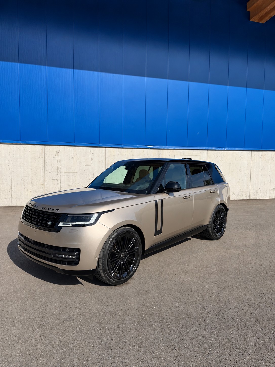 LAND ROVER 3.0 D I6 350 HSE-image-1