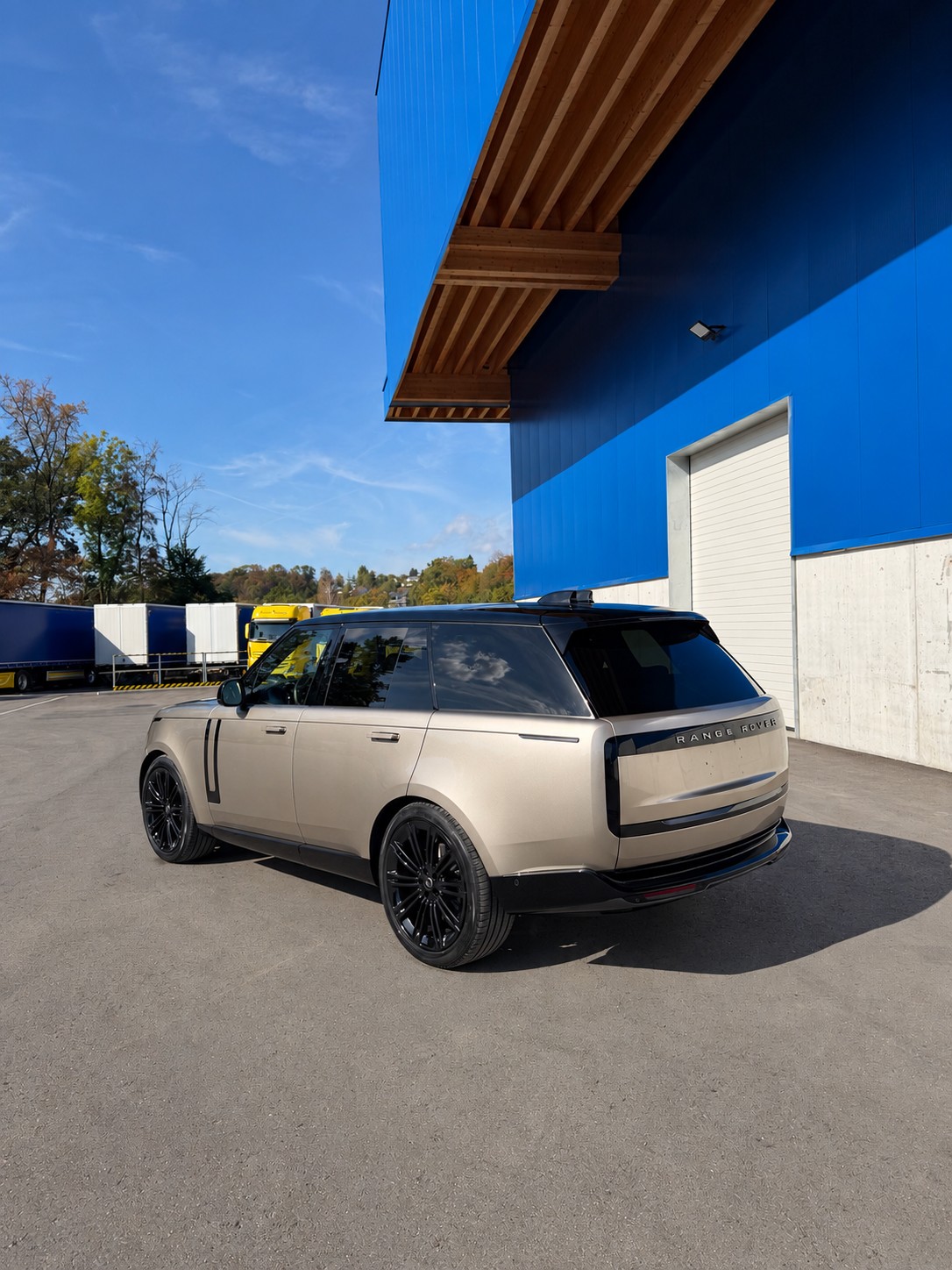 LAND ROVER 3.0 D I6 350 HSE-image-2